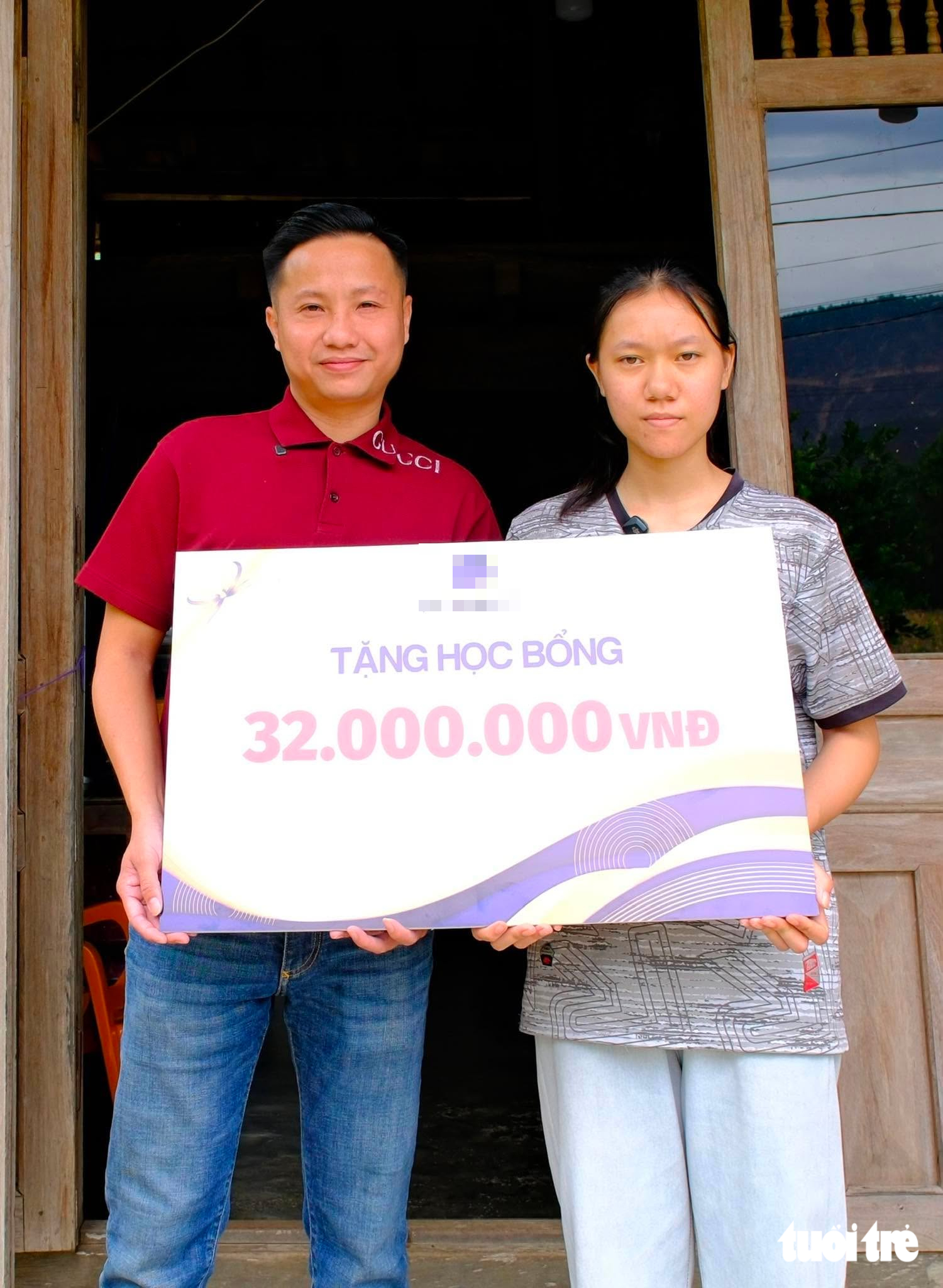 Ngày nữ sinh bách khoa được tiếp sức, đón nỗi đau mất bà - Ảnh 3.