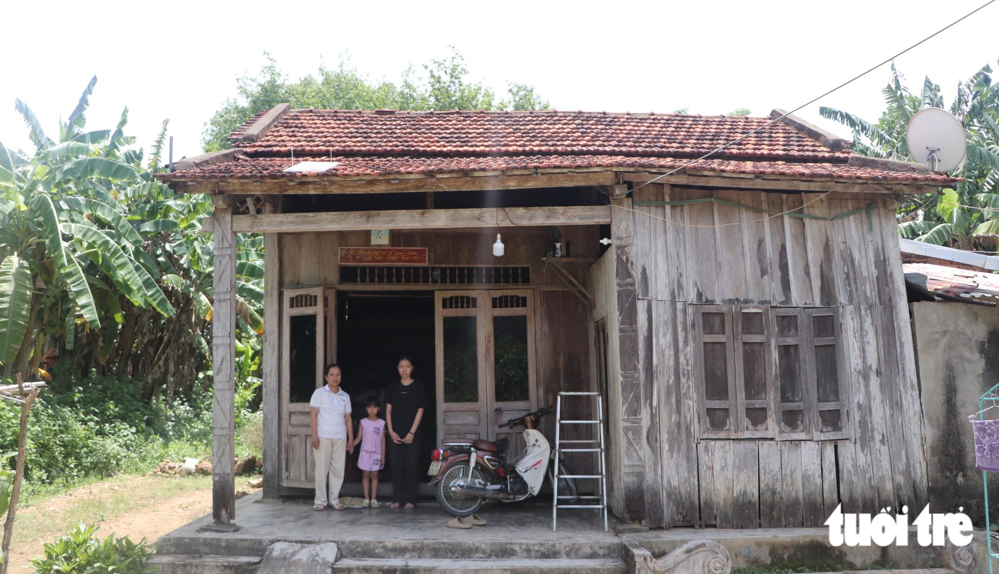 Ngày nữ sinh bách khoa được tiếp sức, đón nỗi đau mất bà - Ảnh 6.