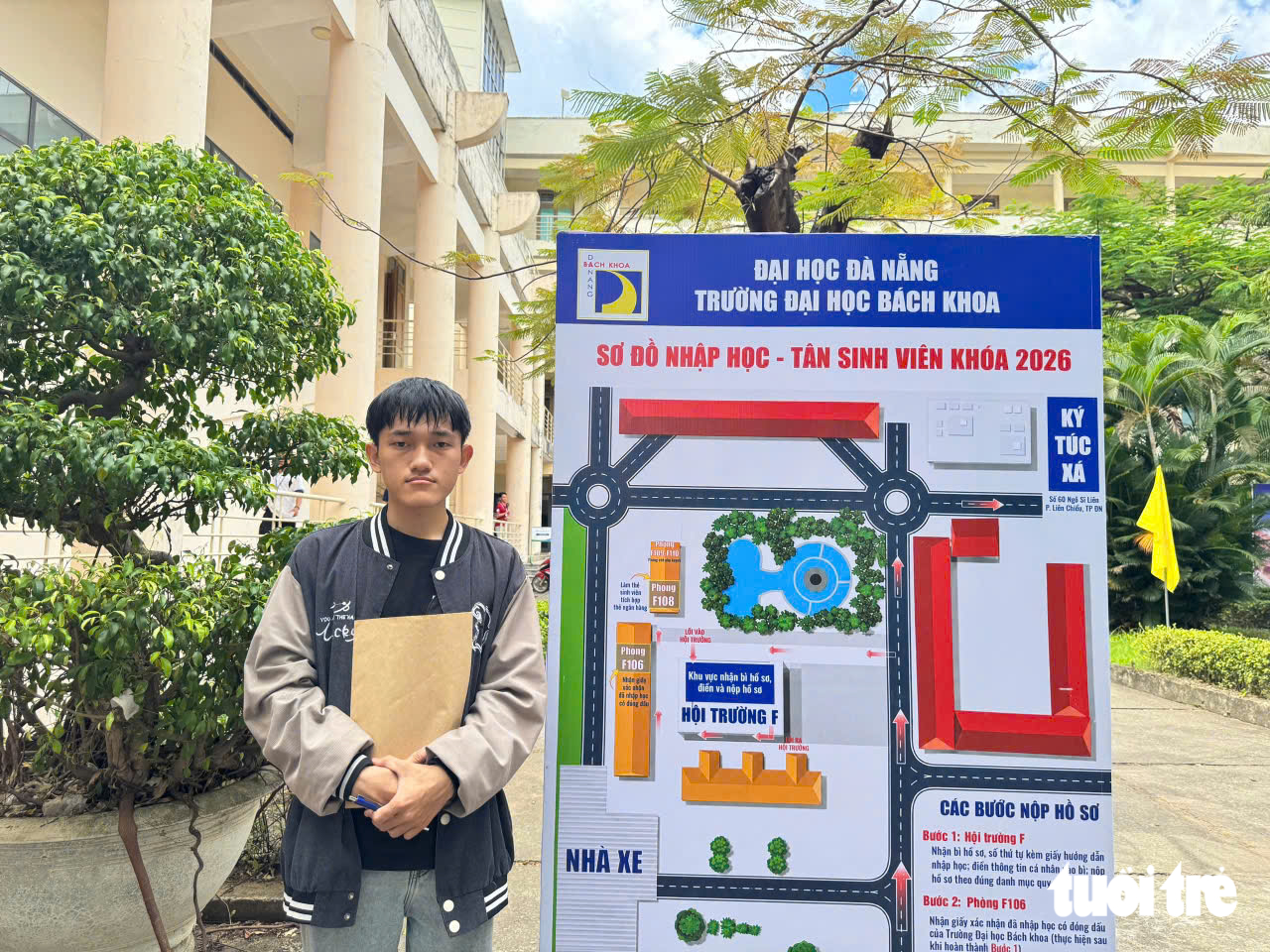 Bách khoa Đà Nẵng trao học bổng cho 4 tân sinh viên được Tuổi Trẻ giới thiệu - Ảnh 2.