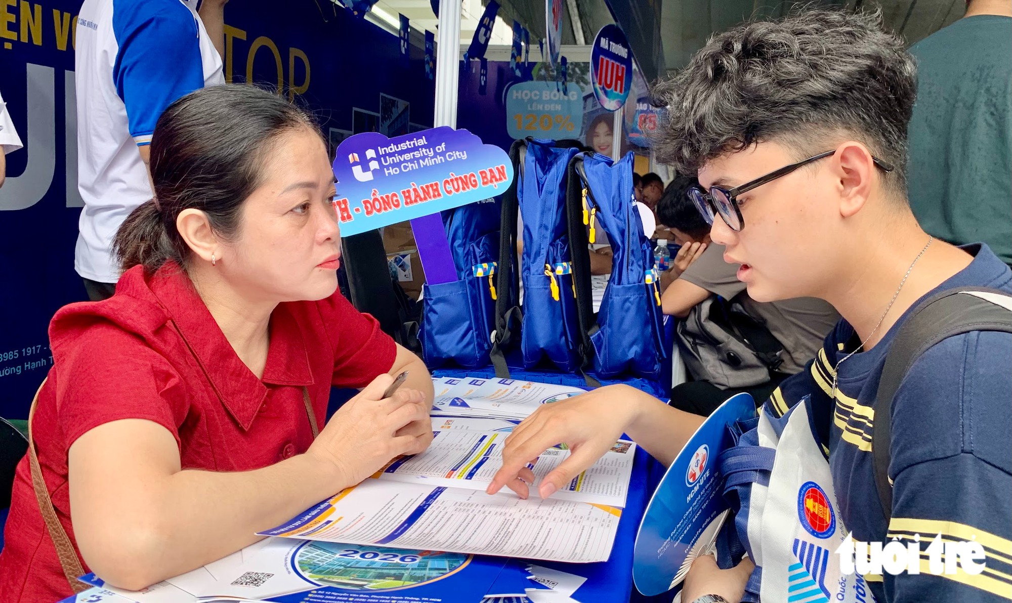 Bỏ điểm cộng IELTS: Công bằng hay mất động lực học ngoại ngữ? - Ảnh 1.