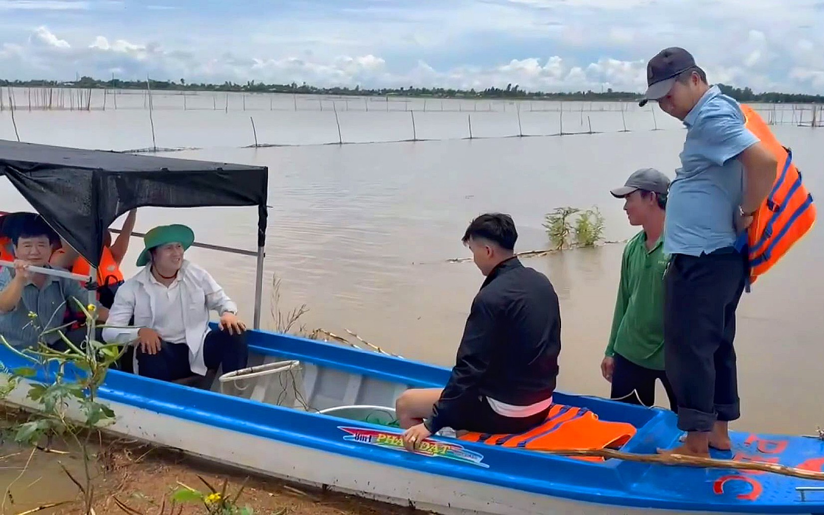 Cuộc thi Lan toả năng lượng tích cực 2026: Độc đáo lễ hội thể thao mùa nước nổi - Ảnh 1.