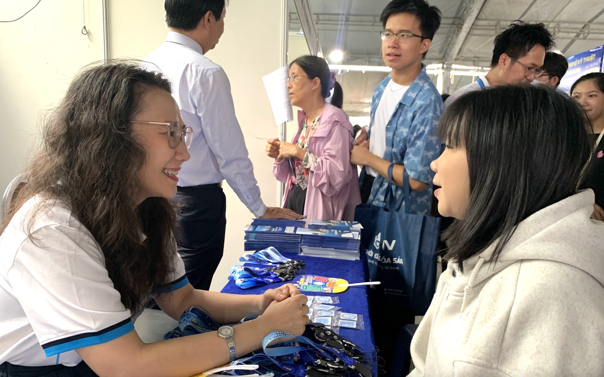 Will scrapping IELTS bonus points really hurt English proficiency in Vietnam? - Ảnh 2.
