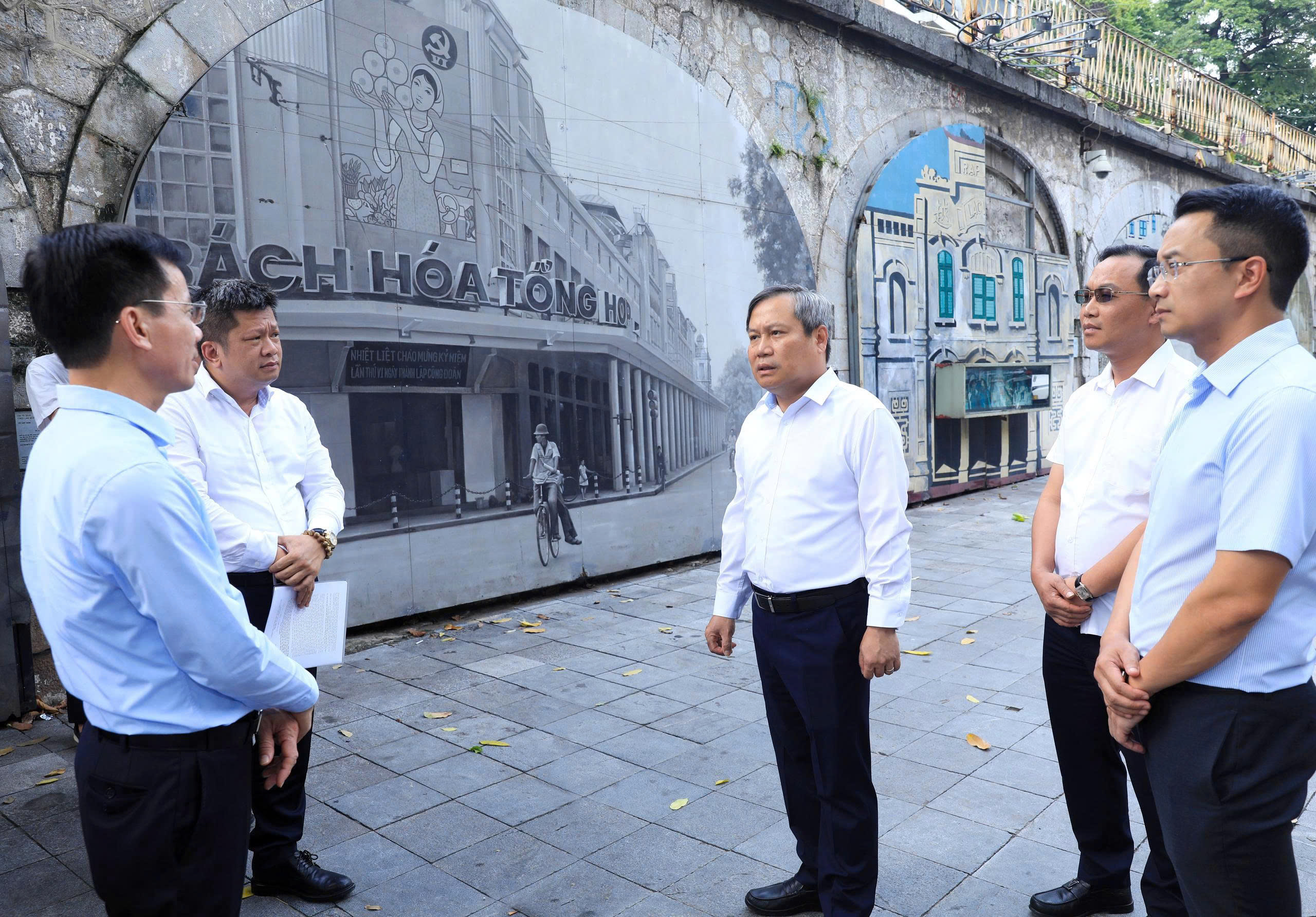 Chủ tịch Hà Nội kiểm tra quy hoạch dọc sông Hồng tác động đến khu dân cư 2026 - Ảnh 4.
