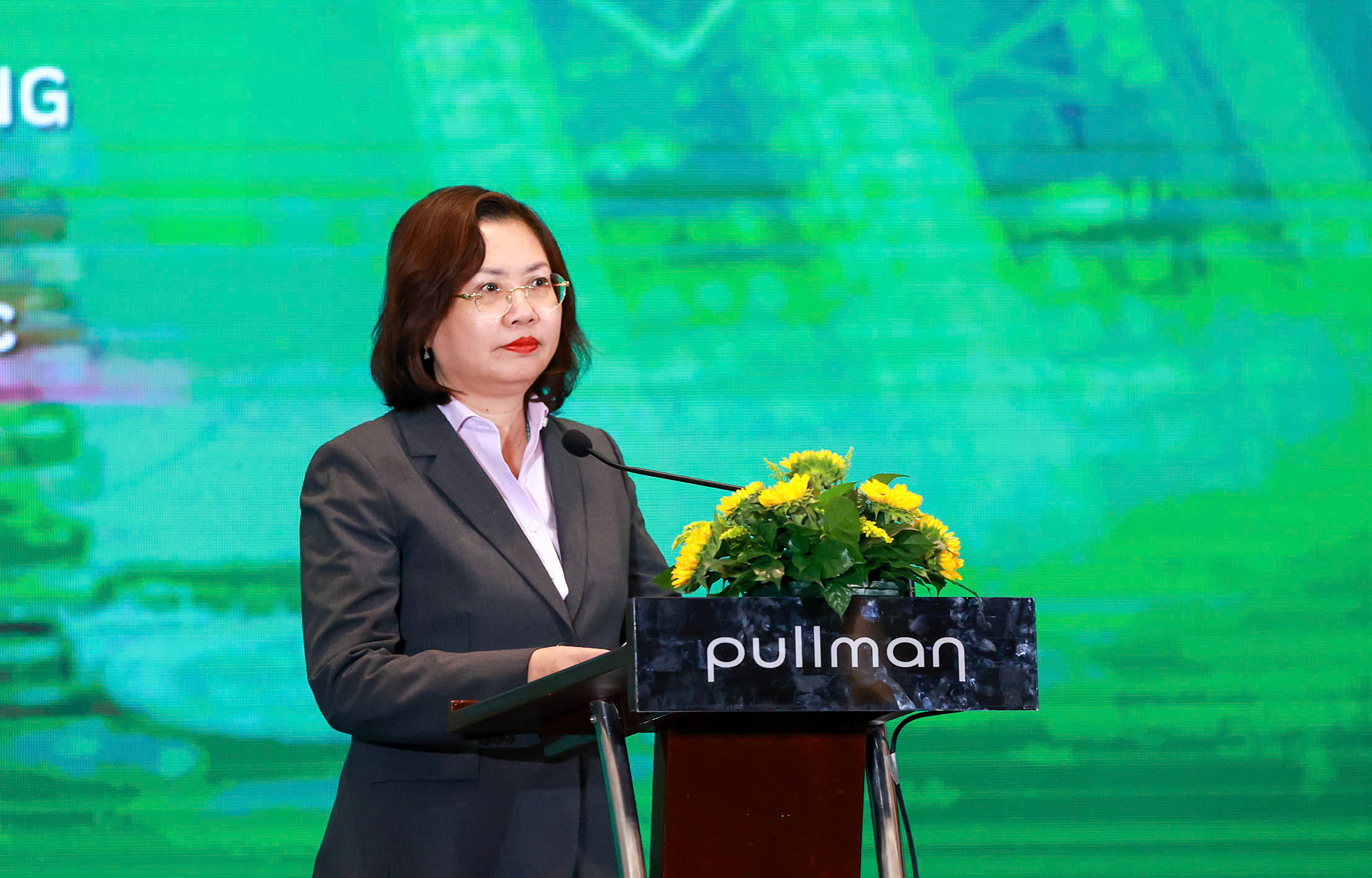 Nhiều nhà đầu tư vẫn xem chứng khoán kênh 'lướt sóng', tiền dài hạn đổ vào bất động sản - Ảnh 1.