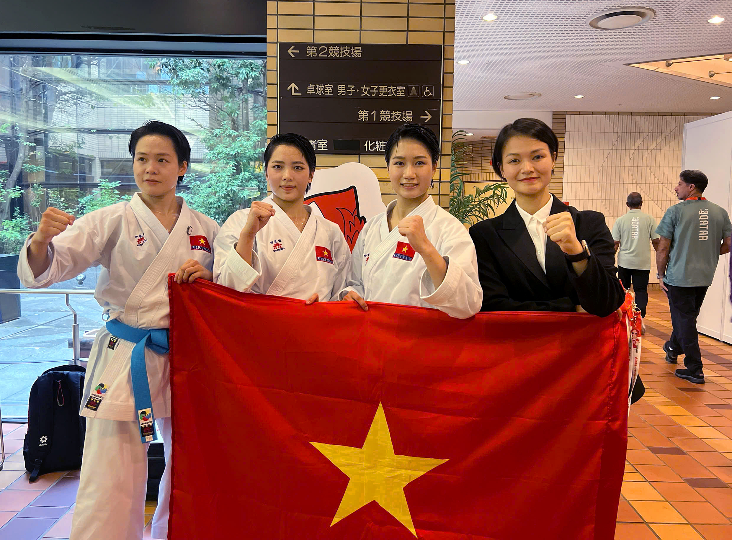 3 cô gái karate mang về Huy chương vàng đầu tiên cho Việt Nam ở Asiad 20 3 cô gái karate mang về HCV đầu tiên cho Việt Nam ở Asiad 20 - Ảnh 5.