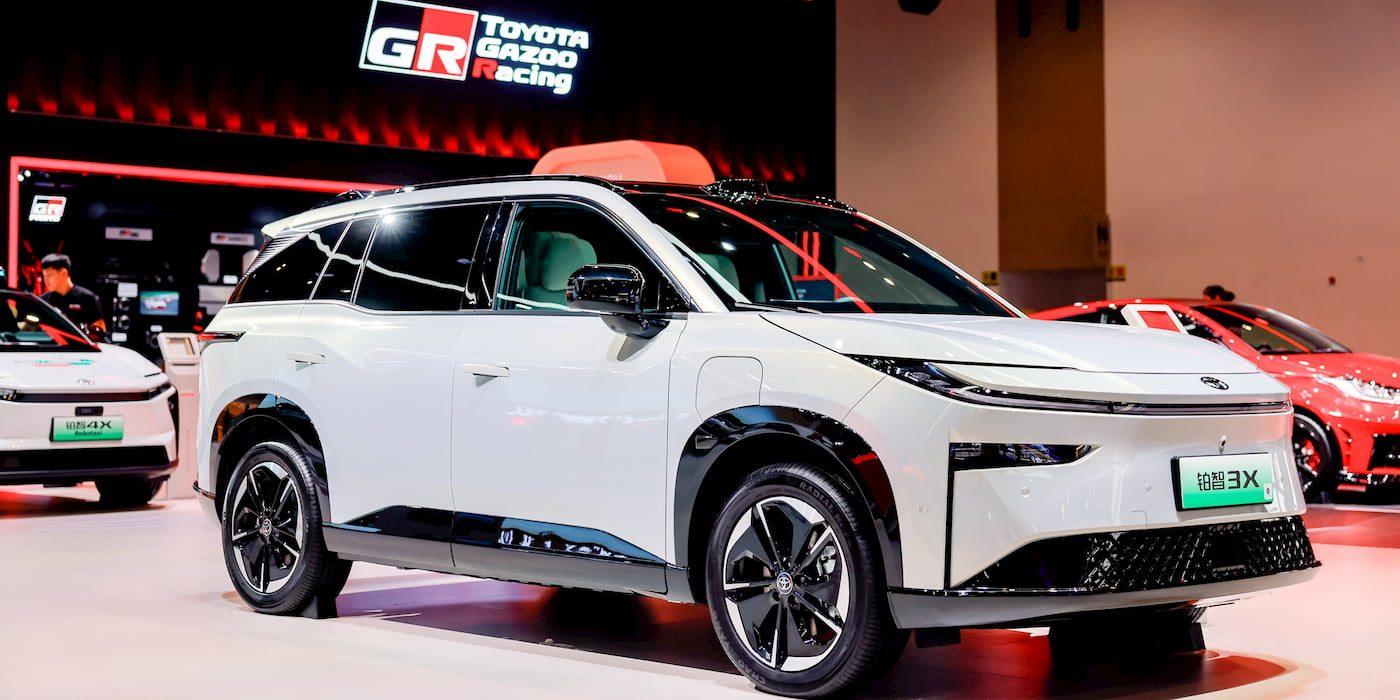 Toyota muốn làm 400.000 xe điện kiểu 'chạy điện nhưng vẫn đổ xăng' mỗi năm, dự kiến ra mắt từ 2027 - Ảnh 1.