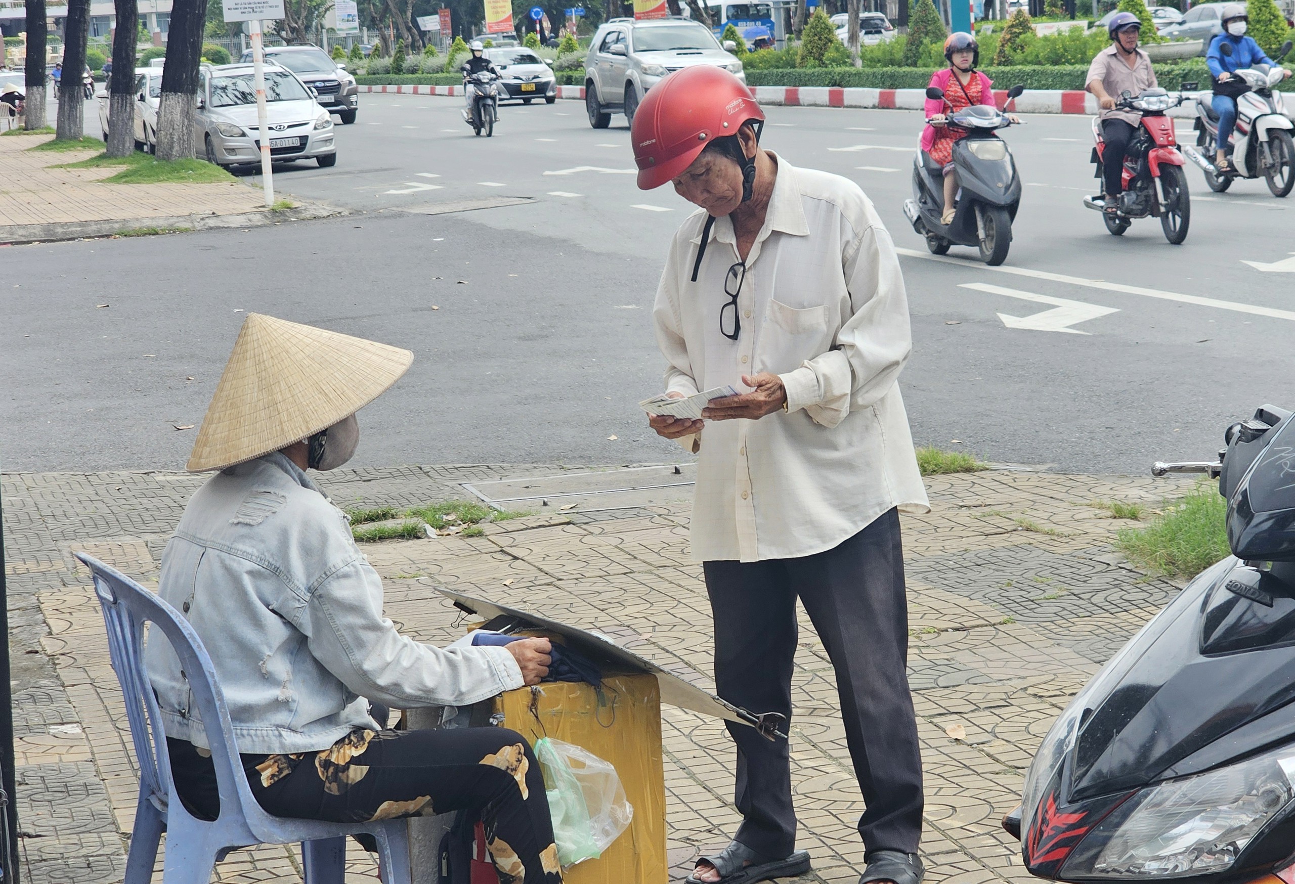 Học tập kinh nghiệm không thể ‘gộp chung’ với tham quan - Ảnh 2.