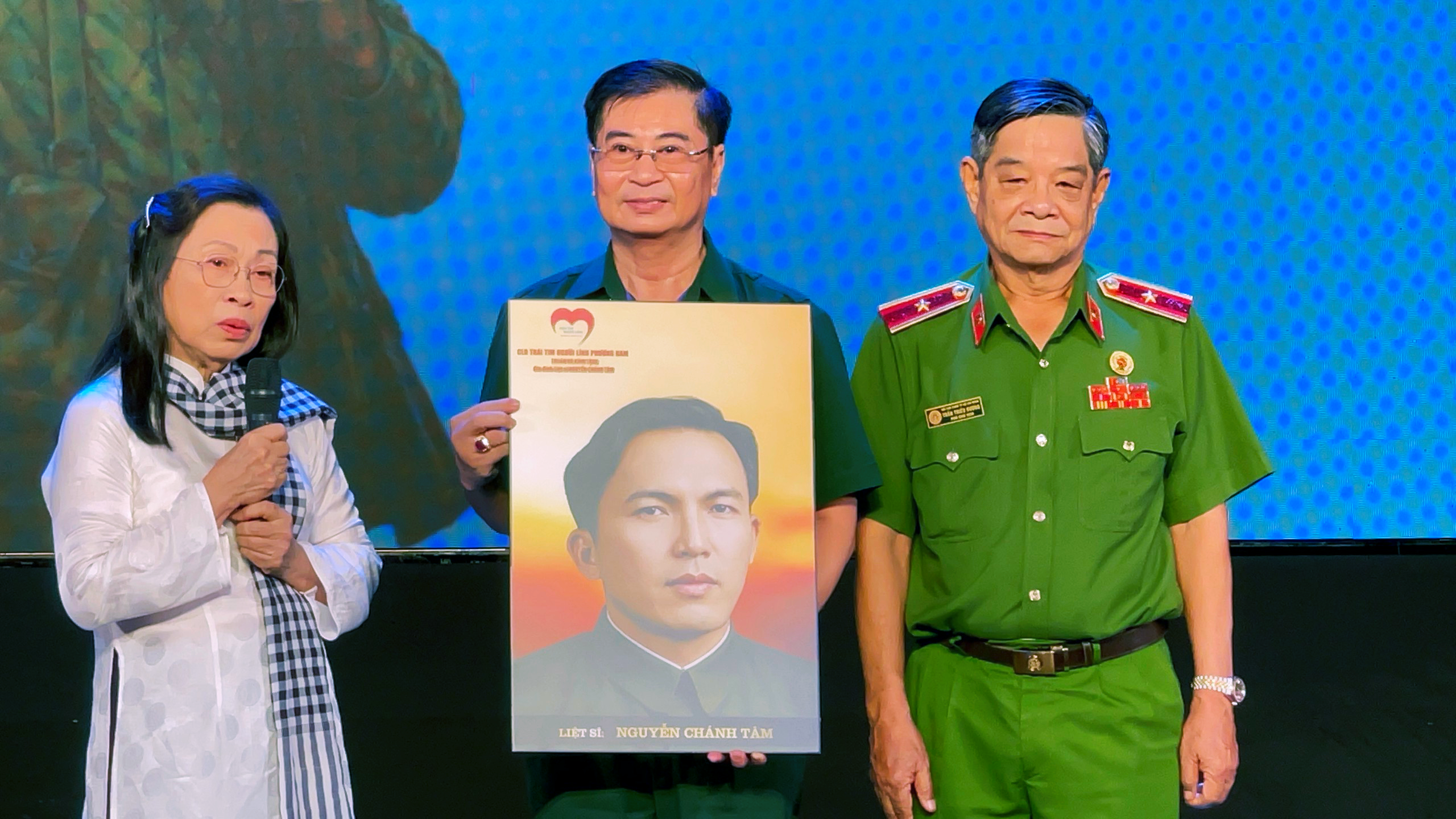 Kỷ niệm Ngày Nam Bộ kháng chiến và Trung đoàn 1 U Minh: Chương trình nghệ thuật xúc động tại Cần Thơ - Ảnh 1.