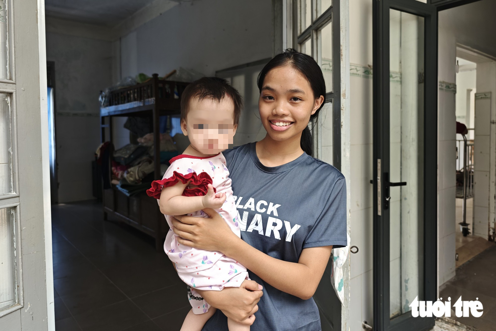 Lớn lên trong chùa vì mẹ bệnh phải 'cách ly', đậu cao đẳng y dược mà lặng buồn vì học phí - Ảnh 4.