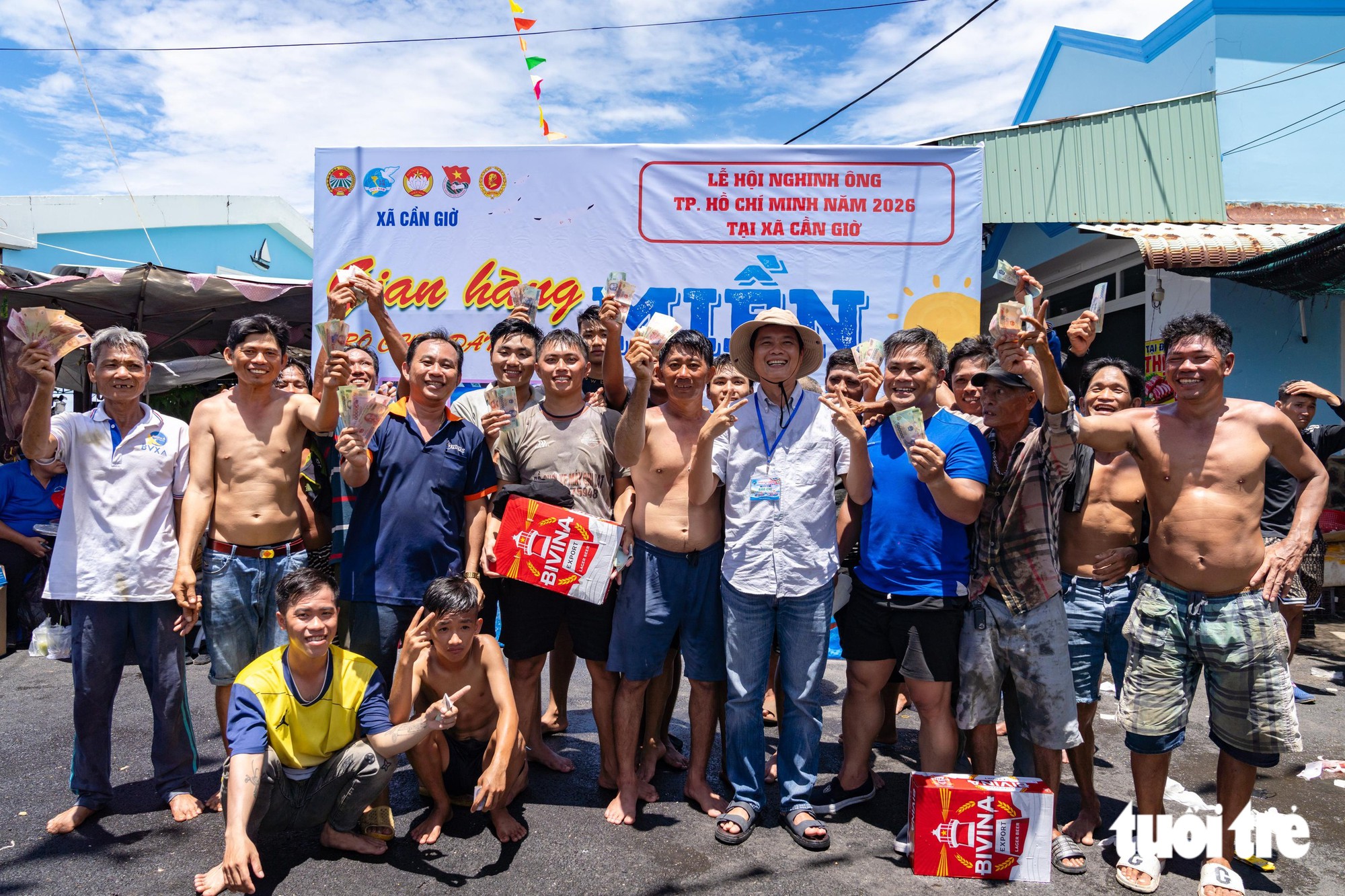 Leo cột mỡ ở Lễ hội Nghinh Ông, nhóm thanh niên Cần Giờ giành thưởng hơn 22 triệu đồng - Ảnh 23.