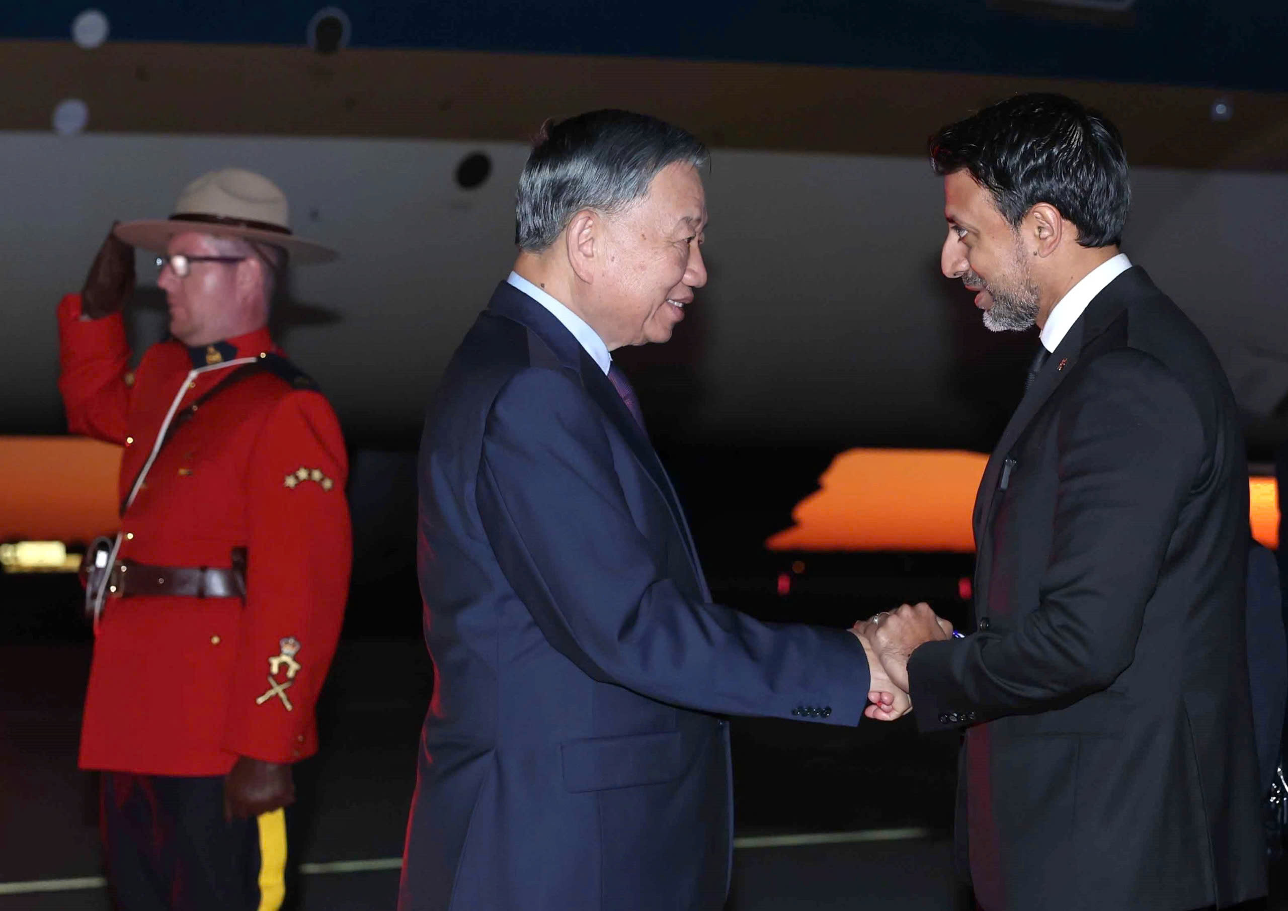 Tổng Bí thư, Chủ tịch nước Tô Lâm đến Canada, bắt đầu chuyến thăm lịch sử - Ảnh 1.