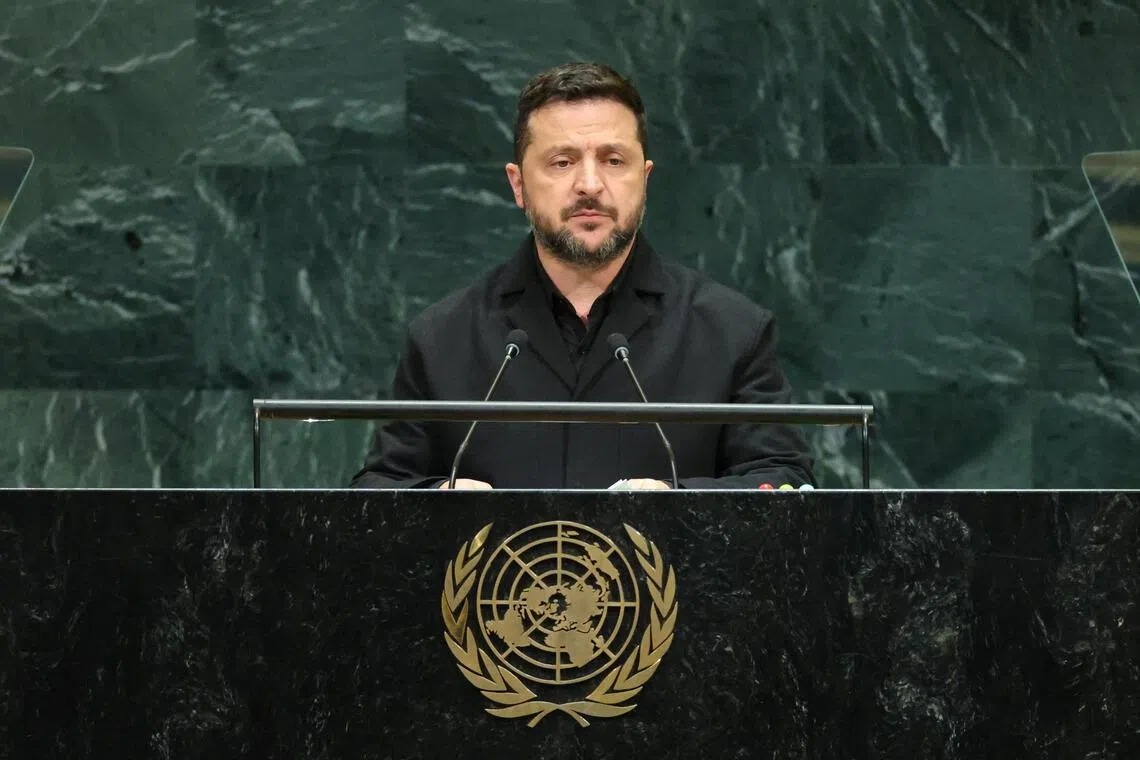 Tổng thống Hàn Quốc thất vọng vì ông Zelensky tiết lộ chuyện bàn giao tù binh Triều Tiên - Ảnh 1.