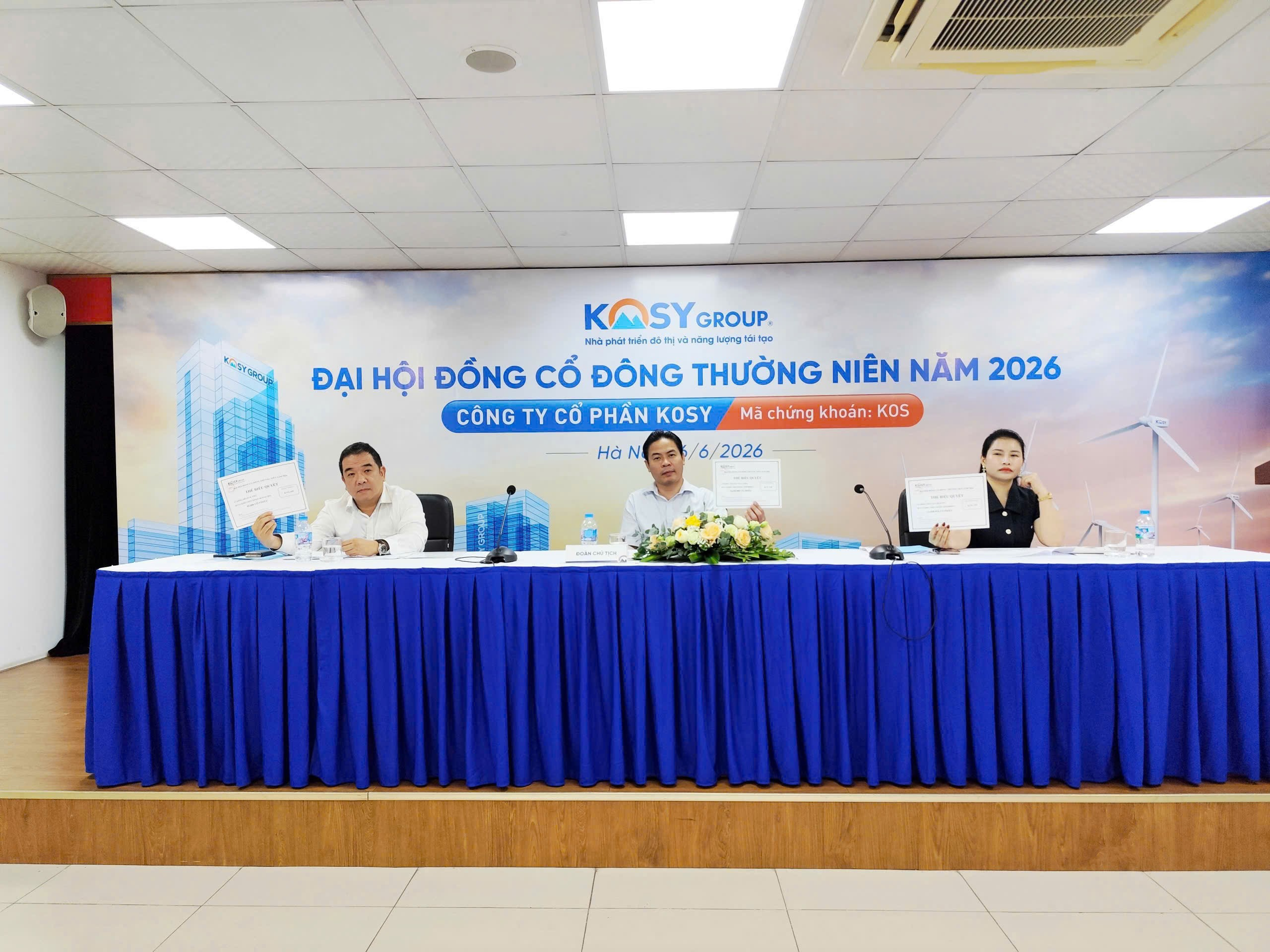 Năm công ty chứng khoán thông báo bán giải chấp gần 3,8 triệu cổ phiếu của Chủ tịch Kosy và người liên quan - Ảnh 1.