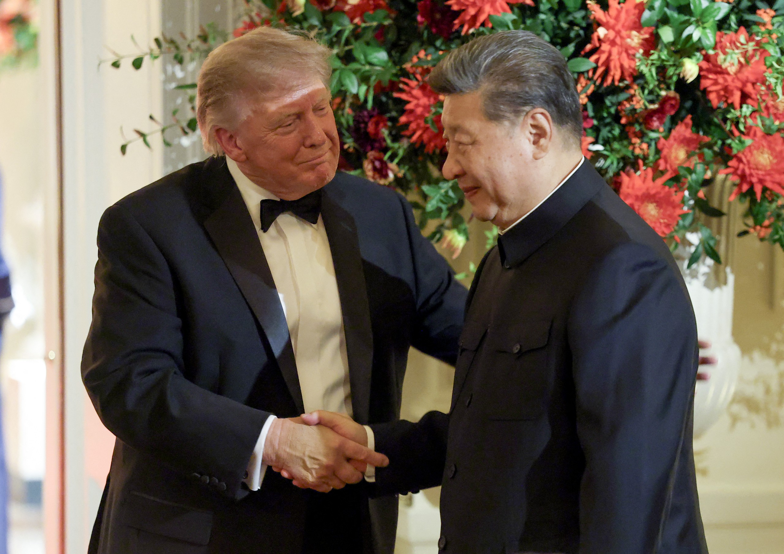 Ngôn ngữ cơ thể của ông Trump và ông Tập hé lộ điều gì tại thượng đỉnh Washington? - Ảnh 1.