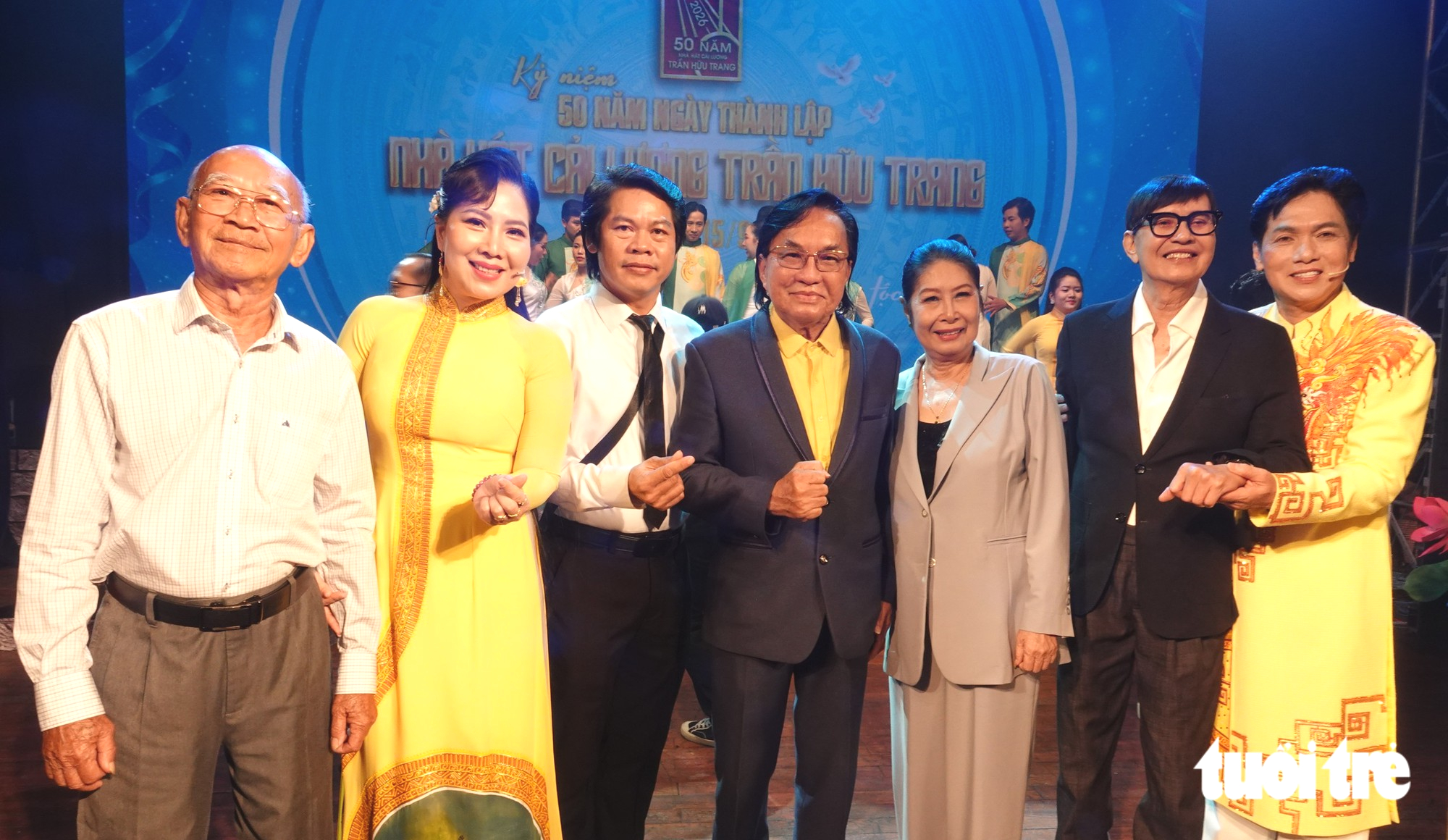 Thanh Tuấn, Minh Vương, Thoại Miêu xúc động mừng 50 năm thành lập Nhà hát Trần Hữu Trang - Ảnh 1.