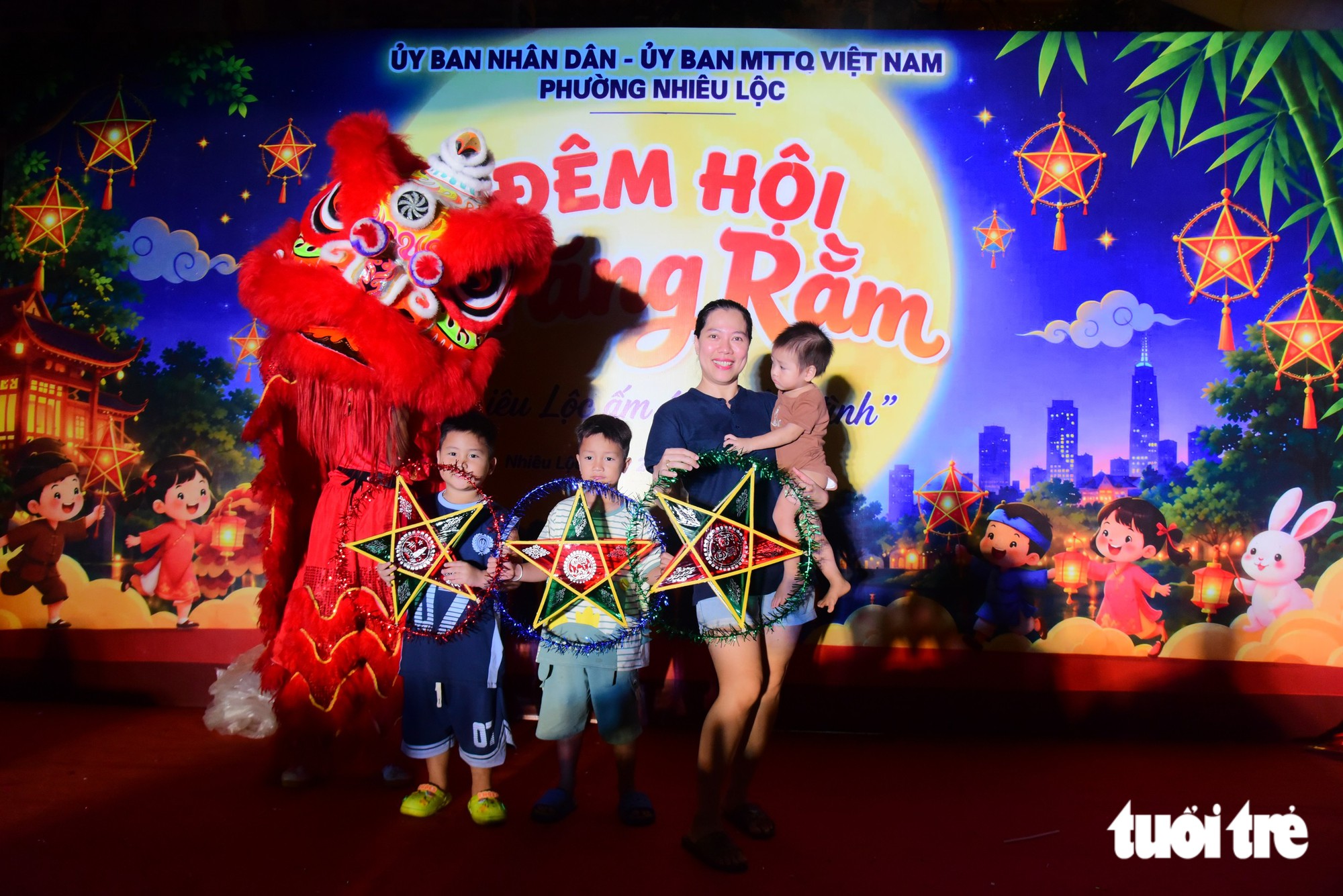 Học bổng đêm trung thu cho con em công nhân làm rác - Ảnh 5.