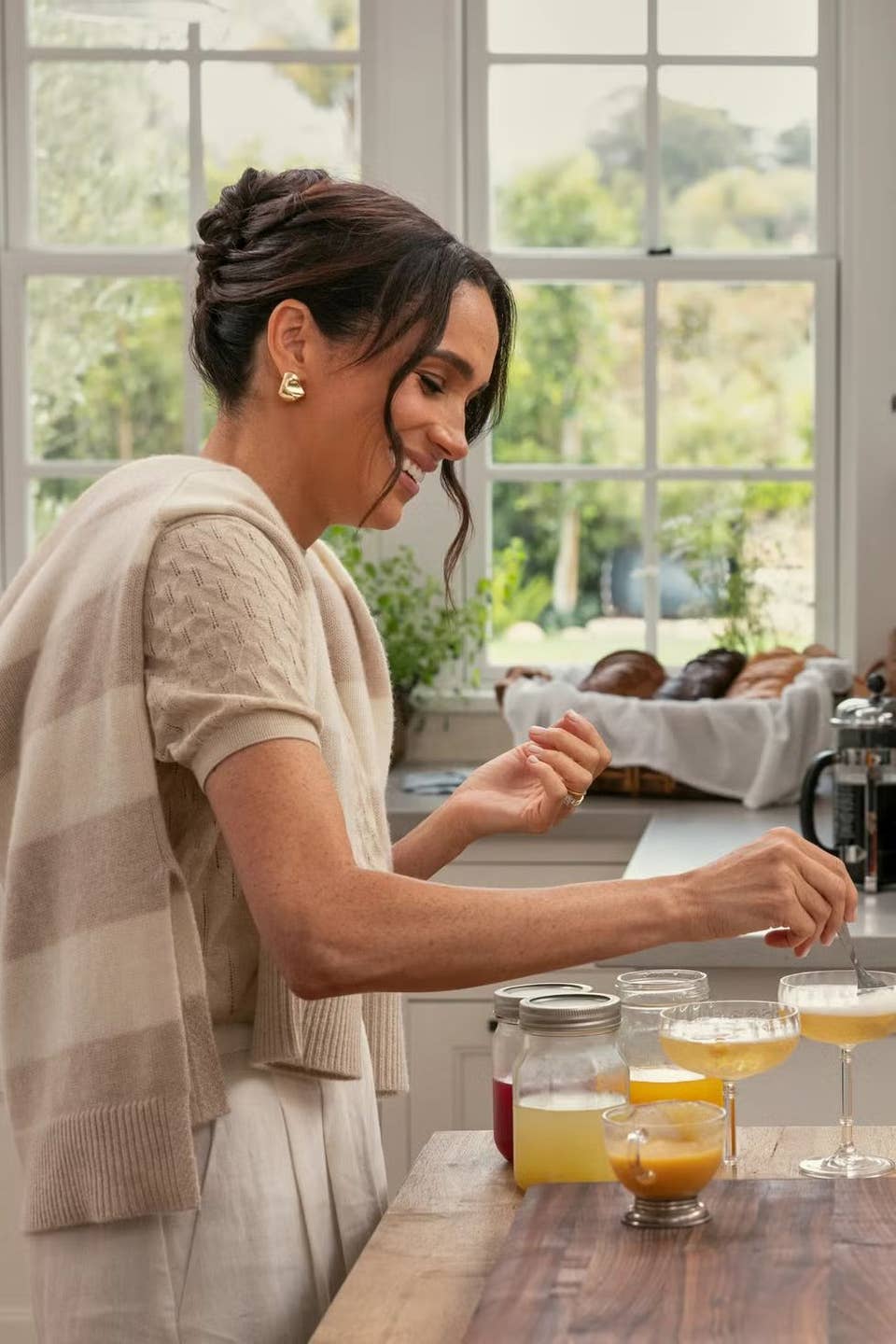 Quy tắc thời trang giúp Meghan Markle luôn thanh lịch ở tuổi 45 - Ảnh 3.