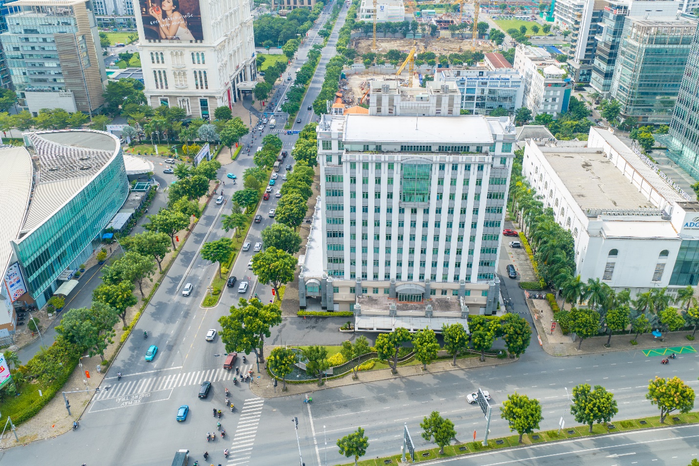 Phú Mỹ Hưng phá dỡ tòa trụ sở, đánh dấu đô thị bước sang chương mới - Ảnh 1.