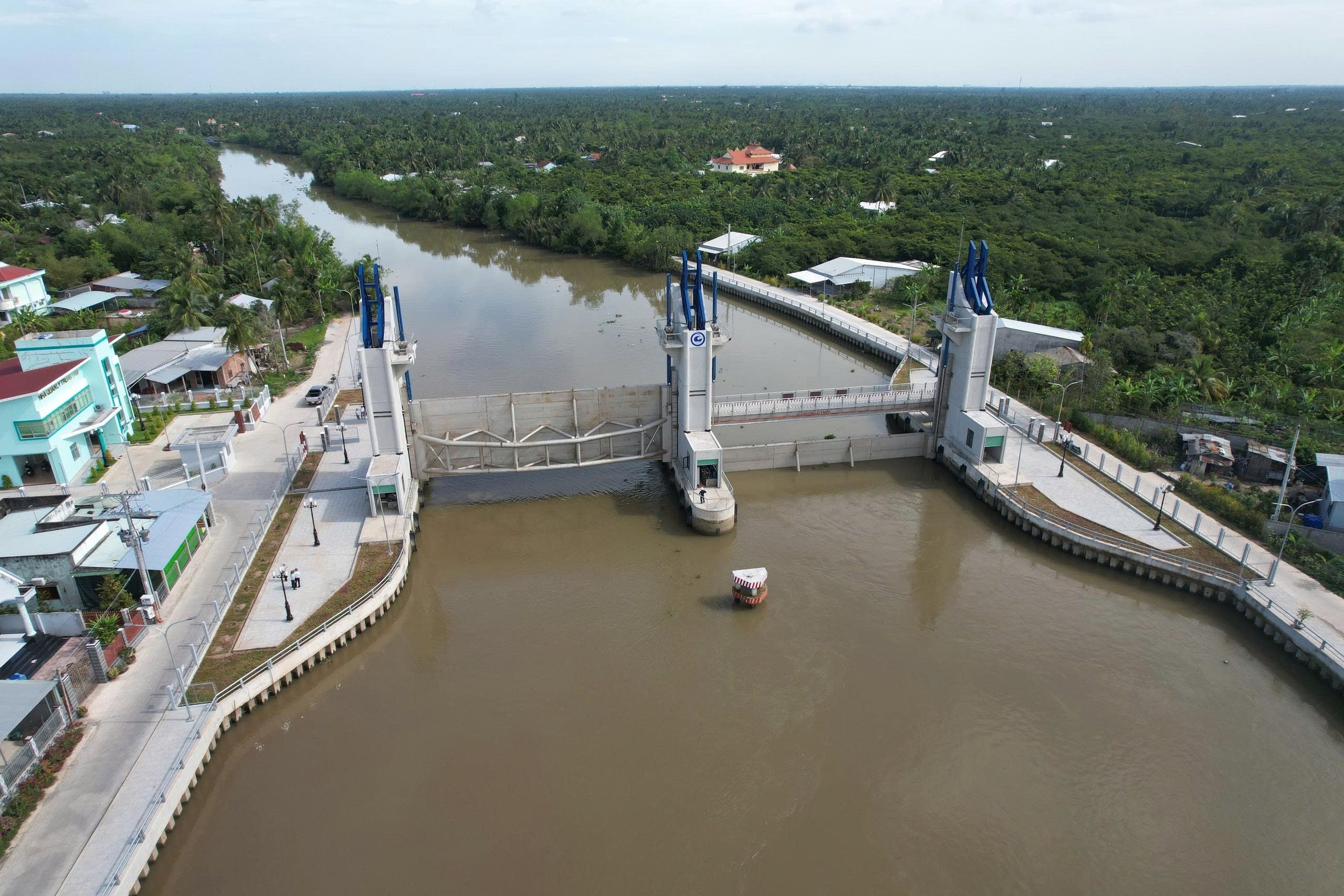 Ứng phó triều cường Đồng Tháp: Đóng cống dọc sông Tiền từ 26 đến 30 - 9 - Ảnh 1.