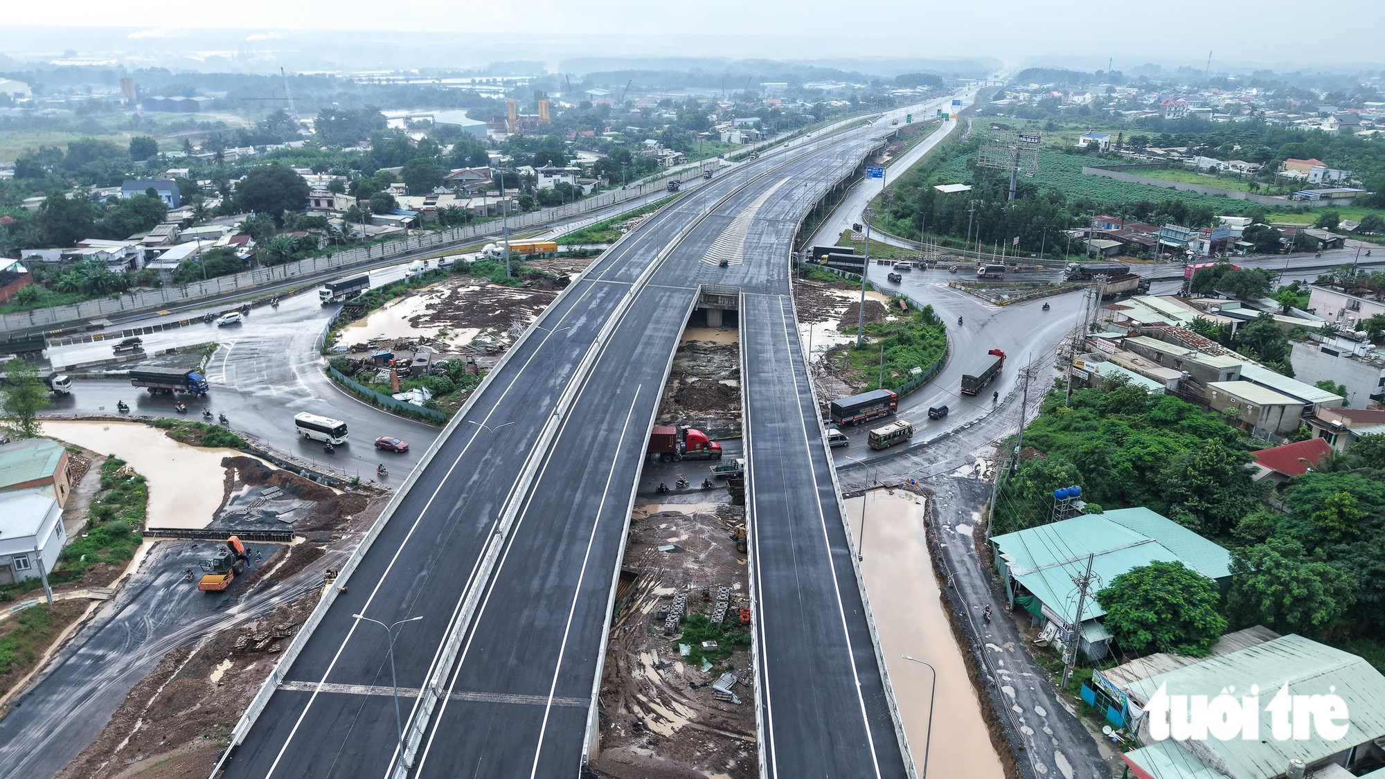 Ngắm cao tốc Bến Lức - Long Thành trước ngày thông xe toàn tuyến - Ảnh 18.