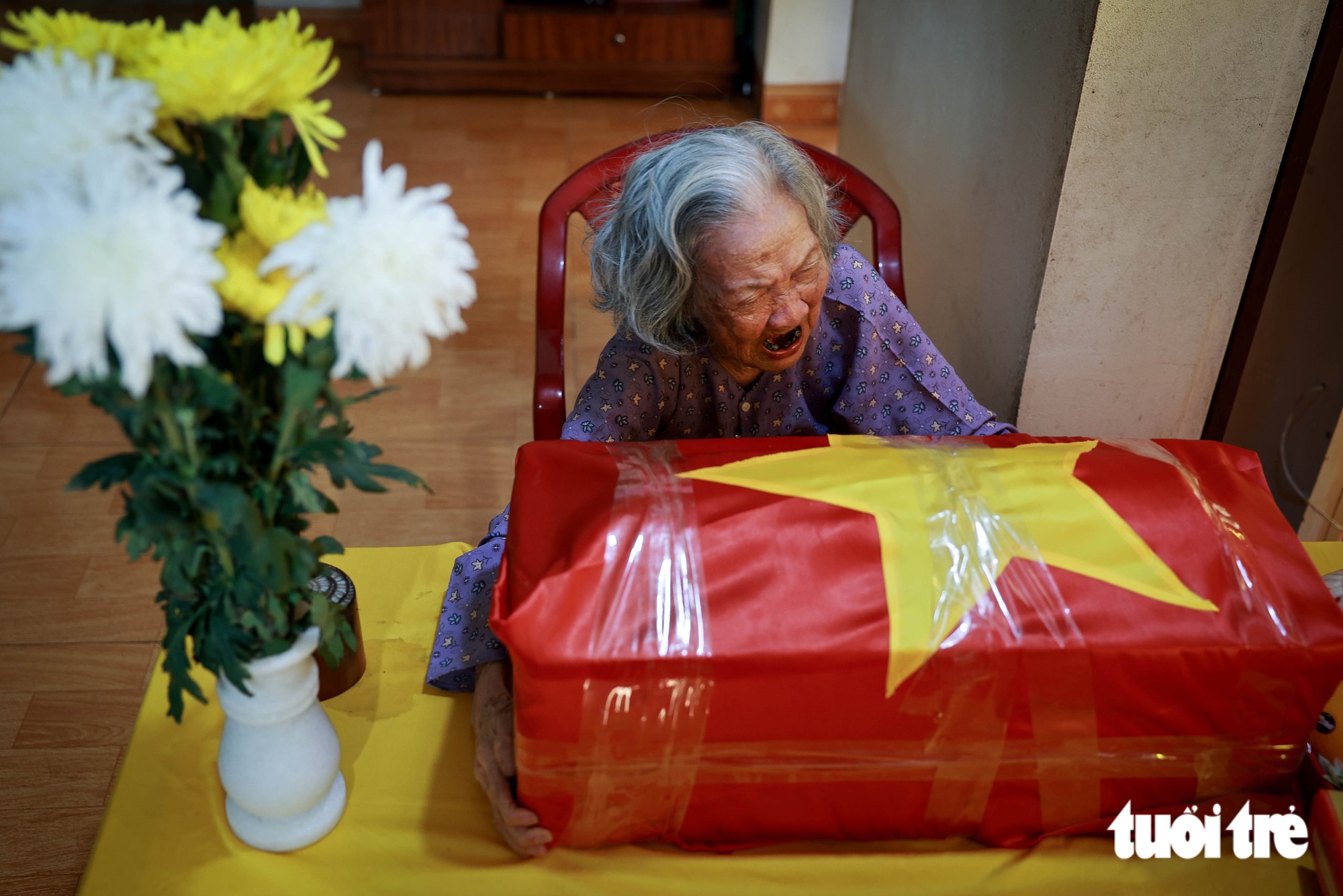 Ngày trở về đặc biệt của liệt sĩ Phan Văn Cánh: “Cánh ơi, mẹ bế con một tý con ơi” - Ảnh 13.