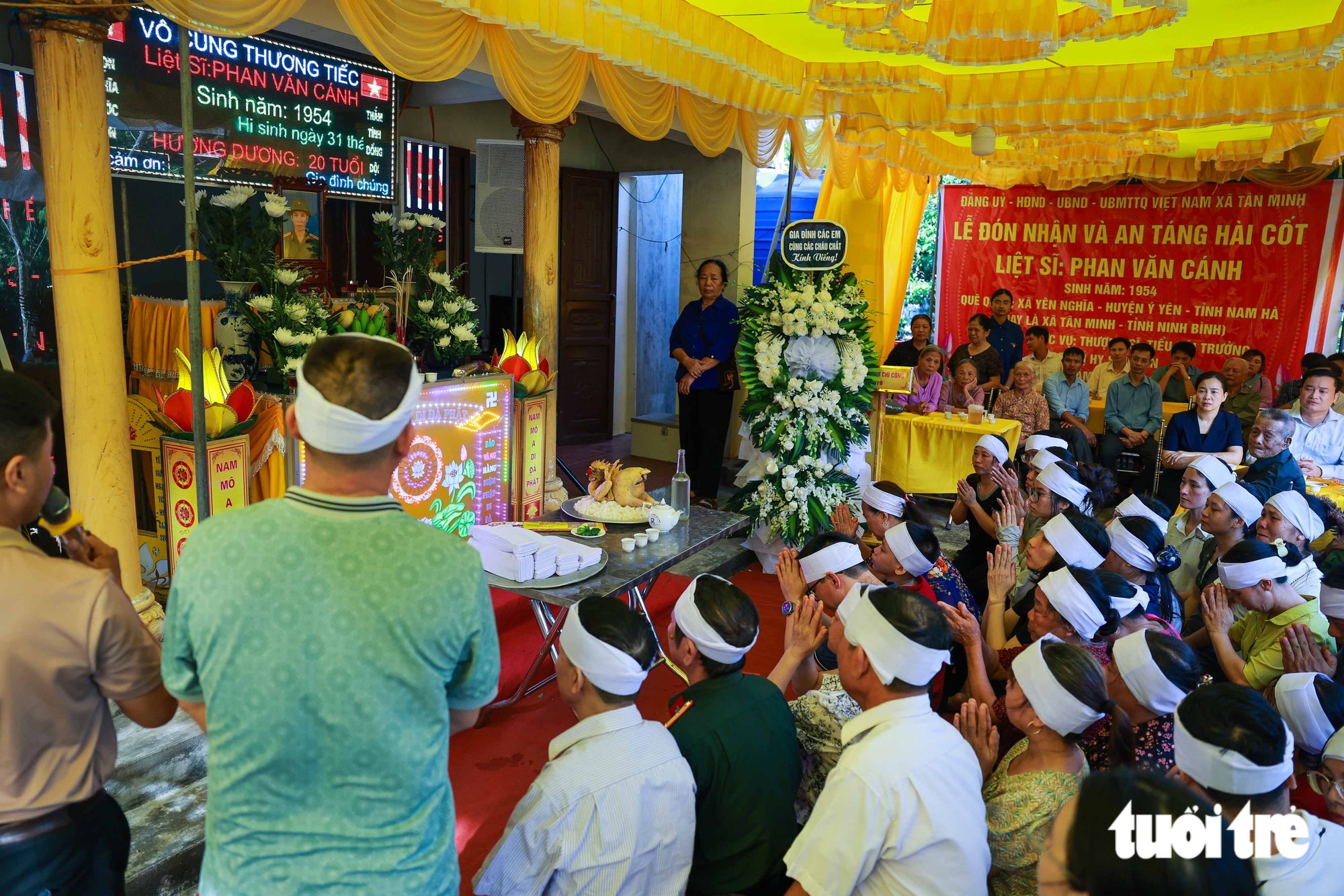 Ngày trở về đặc biệt của liệt sĩ Phan Văn Cánh: “Cánh ơi, mẹ bế con một tý con ơi” - Ảnh 16.