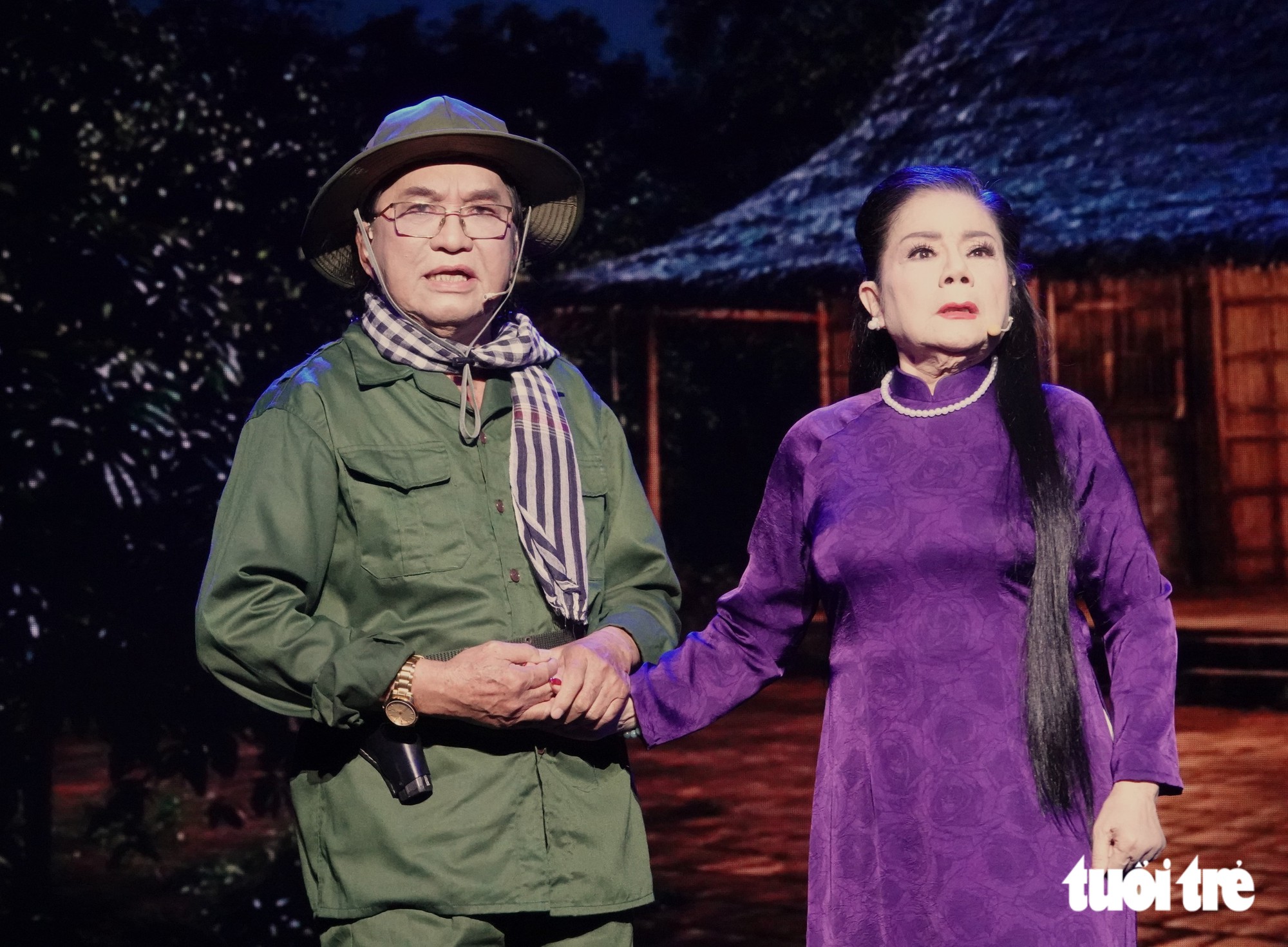 Thanh Tuấn gần 50 năm diễn lại Cây sầu riêng trổ bông - Ảnh 2.