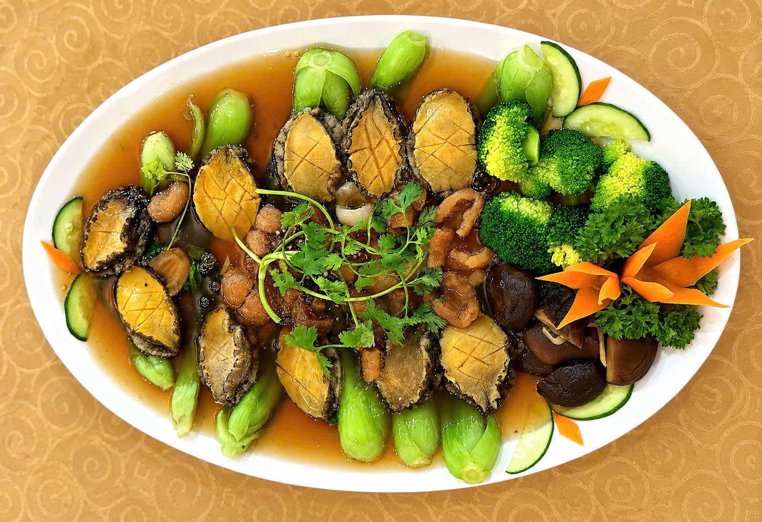 Văn hóa đi trễ tiệc cưới thành thói quen xấu, cần phải thay đổi - Ảnh 2.