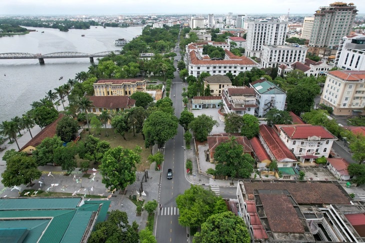 Ba nhà đầu tư nộp hồ sơ, khu đất vàng ven sông Hương chưa thể đấu giá - Ảnh 1.