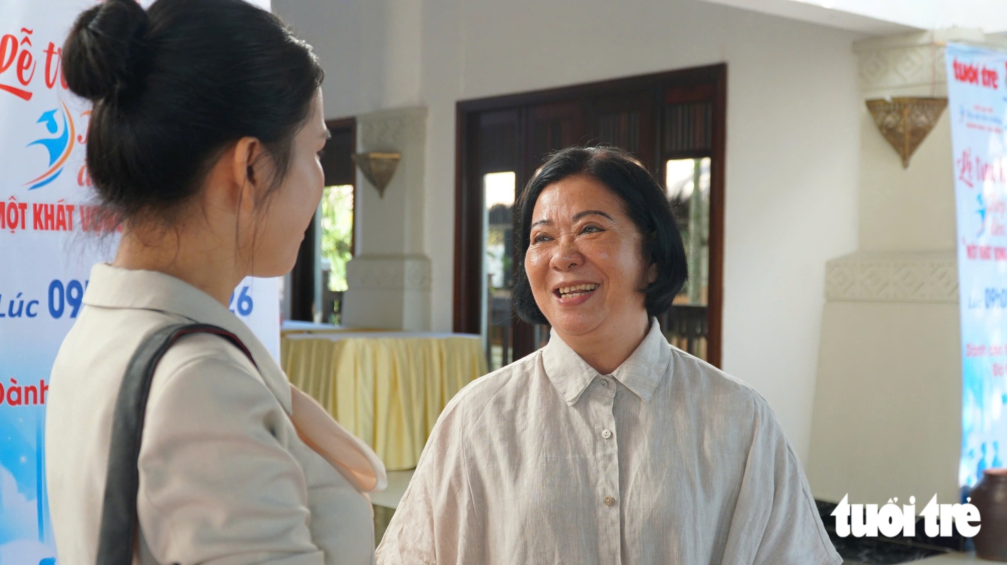 Tài trợ học phí toàn bậc đại học, tặng 50 triệu cho nữ SV trường Y có cha khuyết tật, mẹ ung thư, chị mắc tâm thần - Ảnh 15.