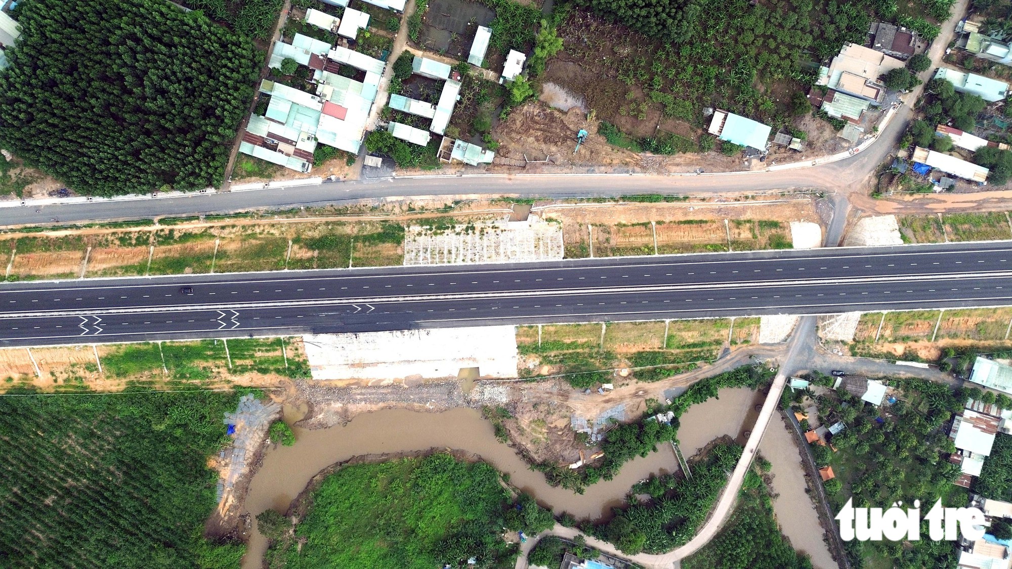 Ngập khu dân cư cạnh cao tốc: Chủ tịch Đồng Nai yêu cầu đánh giá lại hệ thống thoát nước - Ảnh 1.