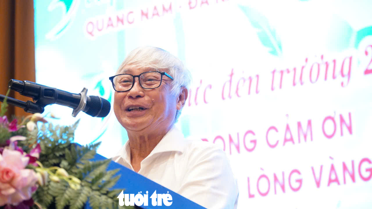 Tài trợ học phí toàn bậc đại học, tặng 50 triệu cho nữ SV trường Y có cha khuyết tật, mẹ ung thư, chị mắc tâm thần - Ảnh 11.