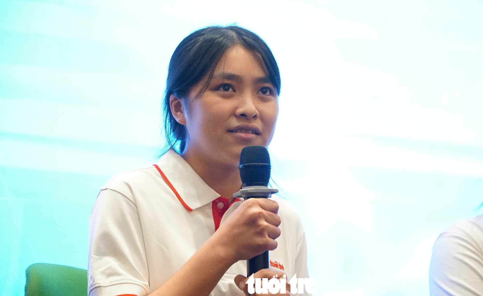 Tài trợ học phí toàn bậc đại học, tặng 50 triệu cho nữ SV trường Y có cha khuyết tật, mẹ ung thư, chị mắc tâm thần - Ảnh 5.
