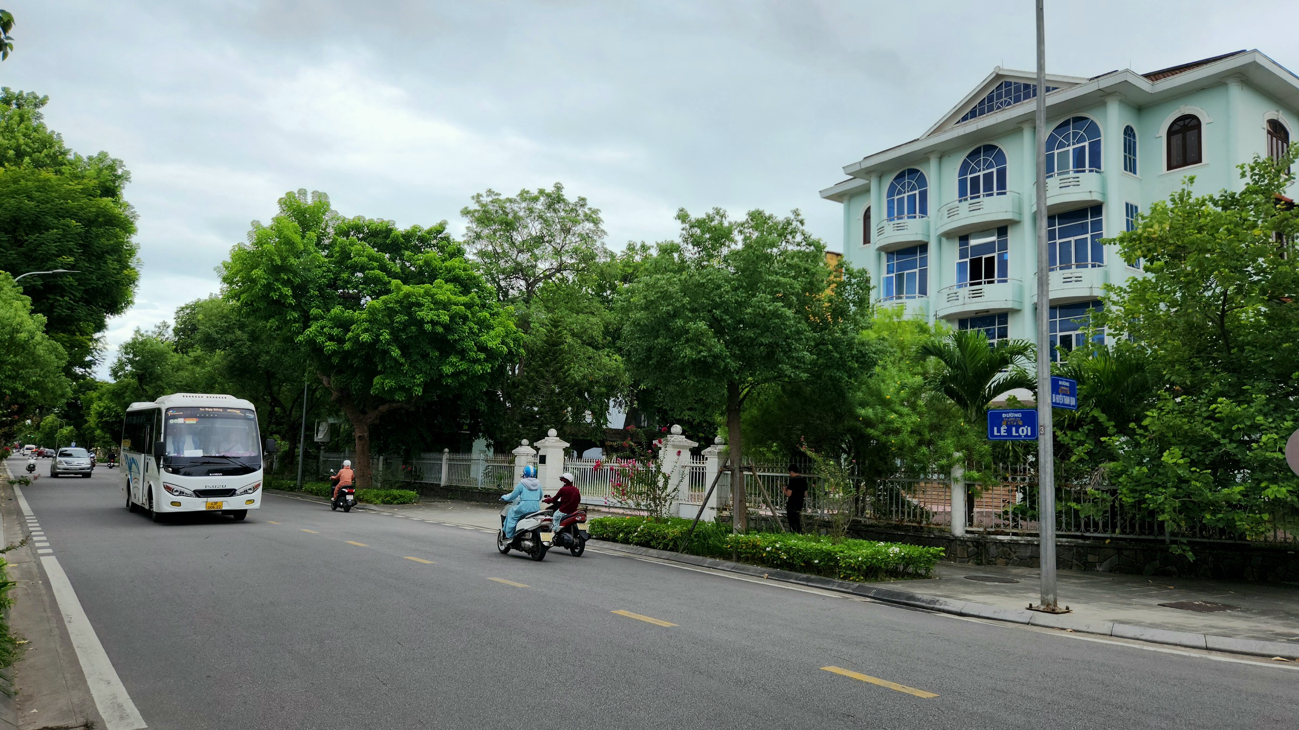 Ba nhà đầu tư nộp hồ sơ, khu đất vàng ven sông Hương chưa thể đấu giá - Ảnh 2.