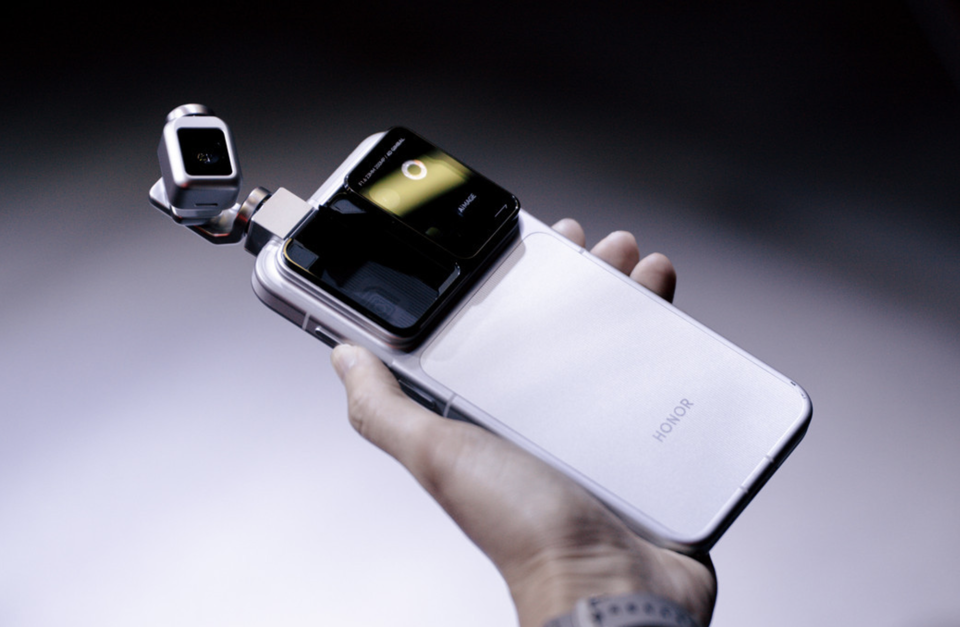 Smartphone đua công nghệ vượt ngoài ‘cái bóng’ iPhone - Ảnh 1.