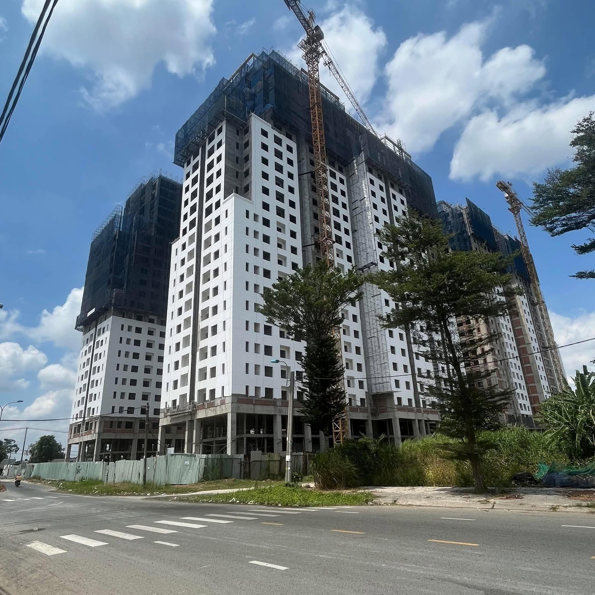 Bán 'chui' 682 căn hộ rồi ngưng thi công, một chủ đầu tư bị phạt 900 triệu đồng - Ảnh 1.