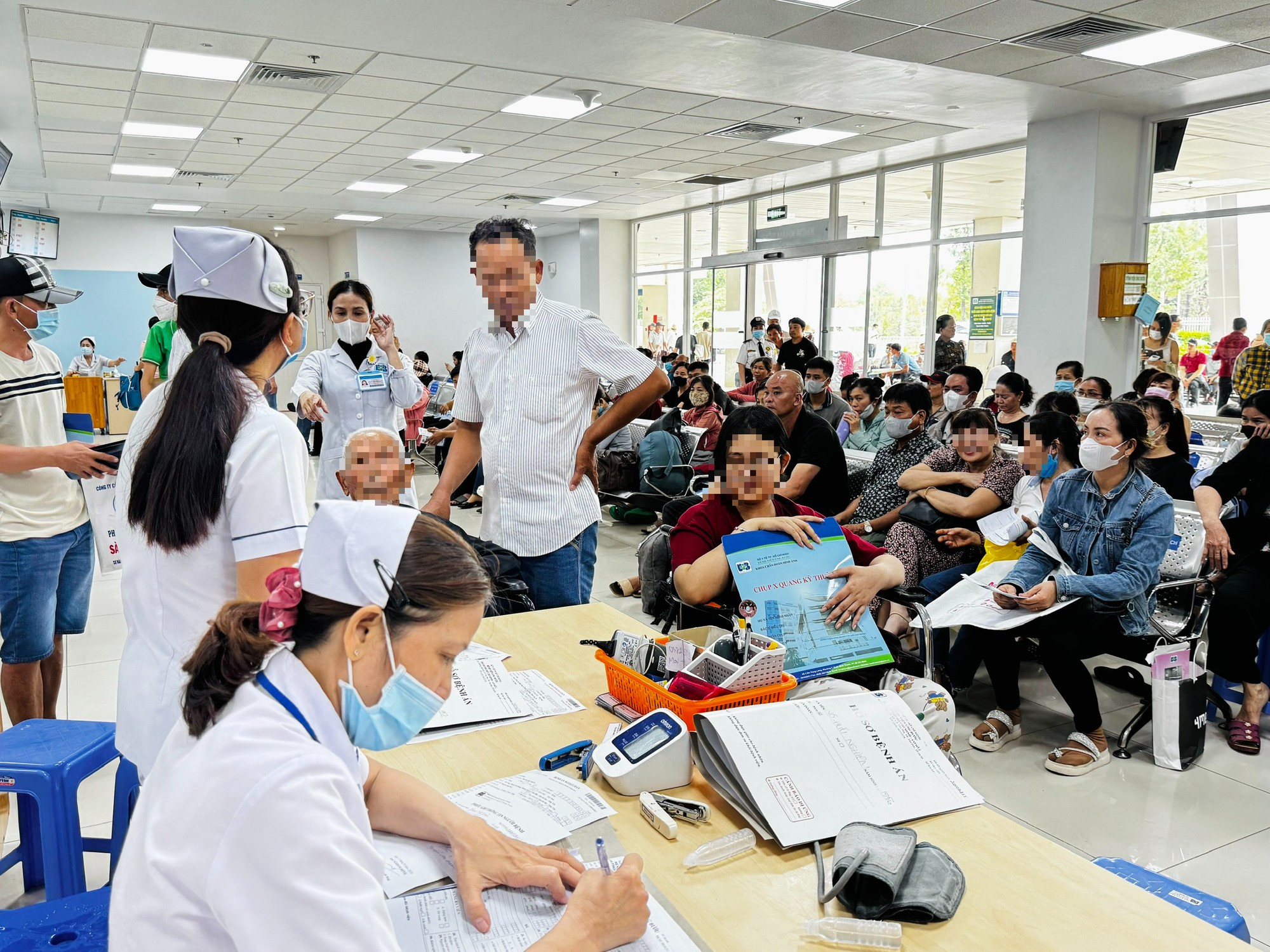 Đầu tư hơn 600 tỉ đồng mua thiết bị y tế cho Bệnh viện Ung bướu TP.HCM, trong đó có máy xạ trị - Ảnh 1.