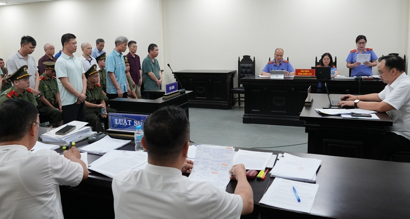 Vụ cựu phó bí thư Tỉnh Đoàn Yên Bái: Nguyên bí thư Tỉnh ủy Đỗ Đức Duy từng trao đổi thông tin vụ án với Đinh Tiến Hùng - Ảnh 2.