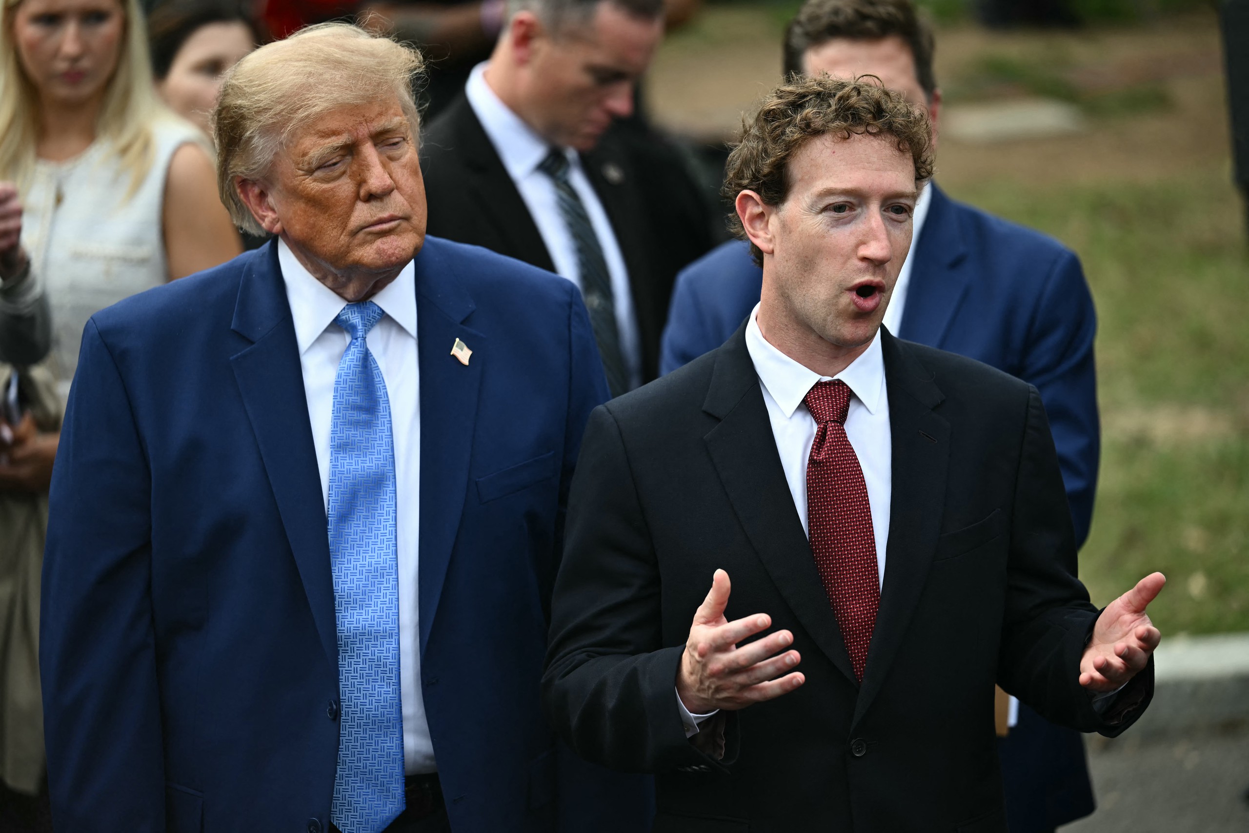 Tin tức thế giới 30-9: Ông Trump và loạt lãnh đạo AI ký cam kết an toàn tự nguyện; Triều Tiên nói bị vu oan vụ nổ mìn ở DMZ - Ảnh 1.