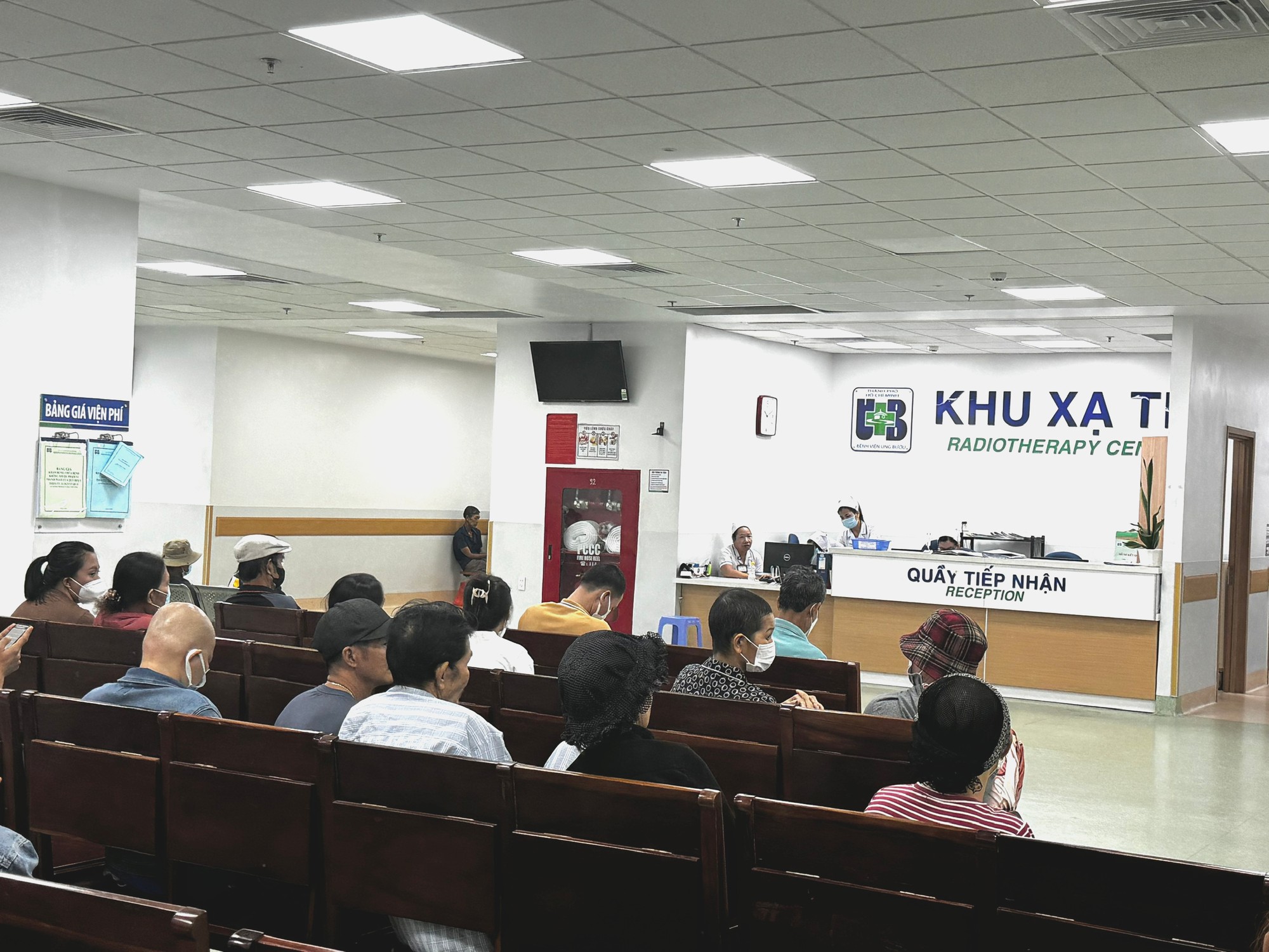 Nghịch lý, hơn 180.000 ca ung thư mới mỗi năm, cả nước chỉ có khoảng 84 máy xạ trị - Ảnh 1.