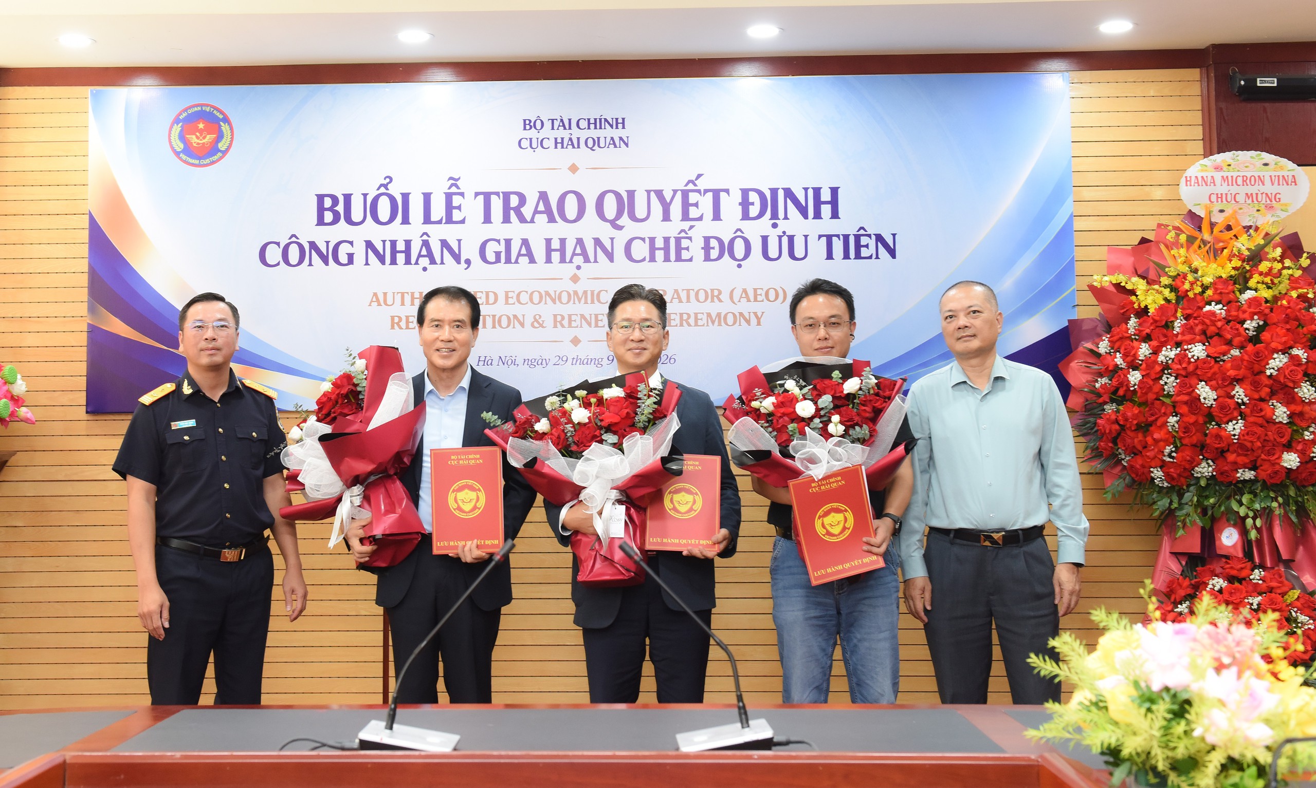 Doanh nghiệp ưu tiên chiếm khoảng 30% kim ngạch xuất nhập khẩu cả nước - Ảnh 1.