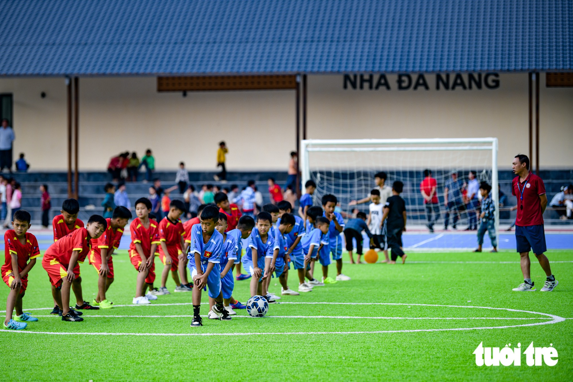 Hình ảnh ngôi trường mang sắc màu dân tộc Mông, Dao ở vùng biên Lào Cai trước ngày khai giảng - Ảnh 20.
