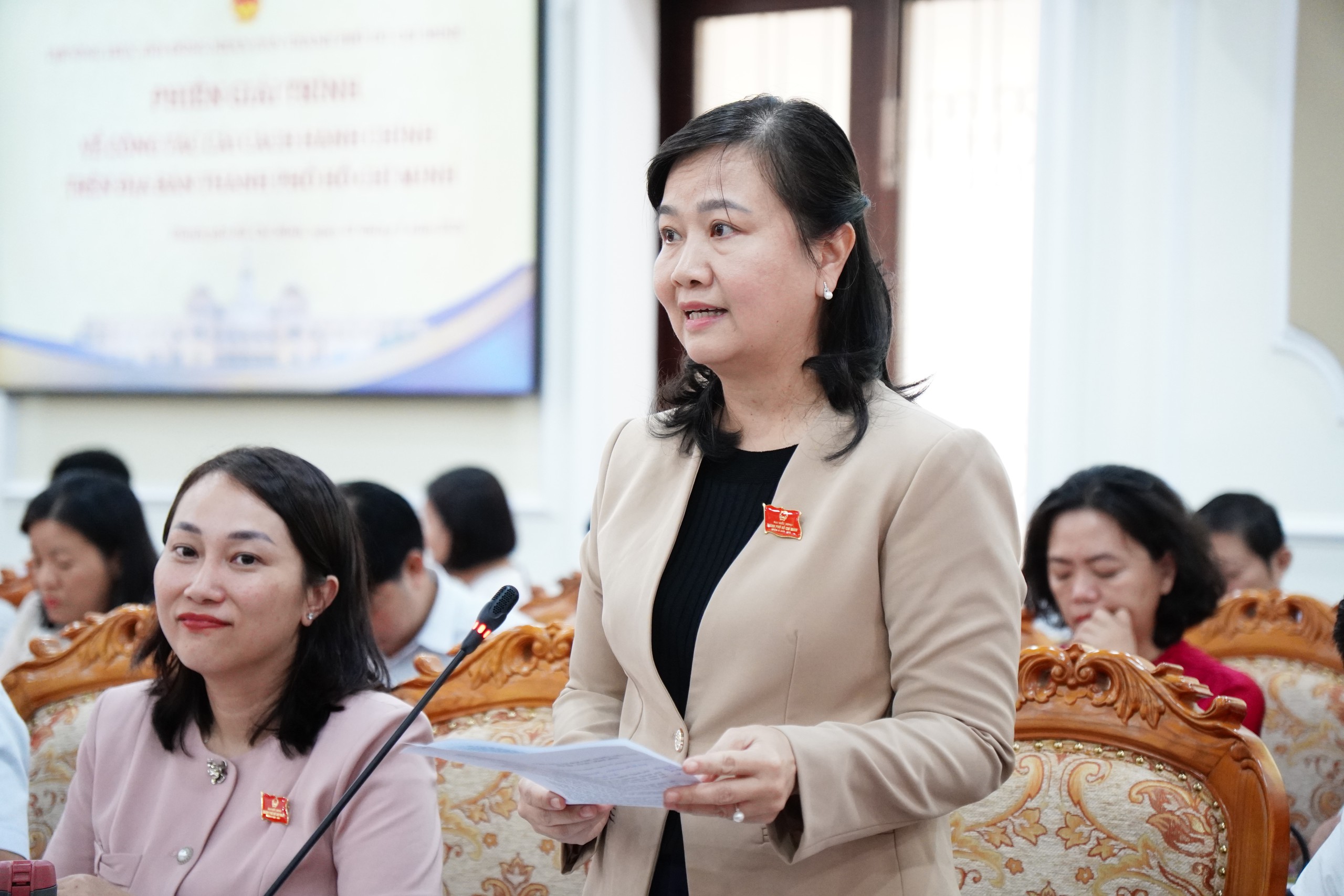 TP.HCM phân cấp mạnh hơn cho xã phường quản lý đường, quản lý giáo dục - Ảnh 3.