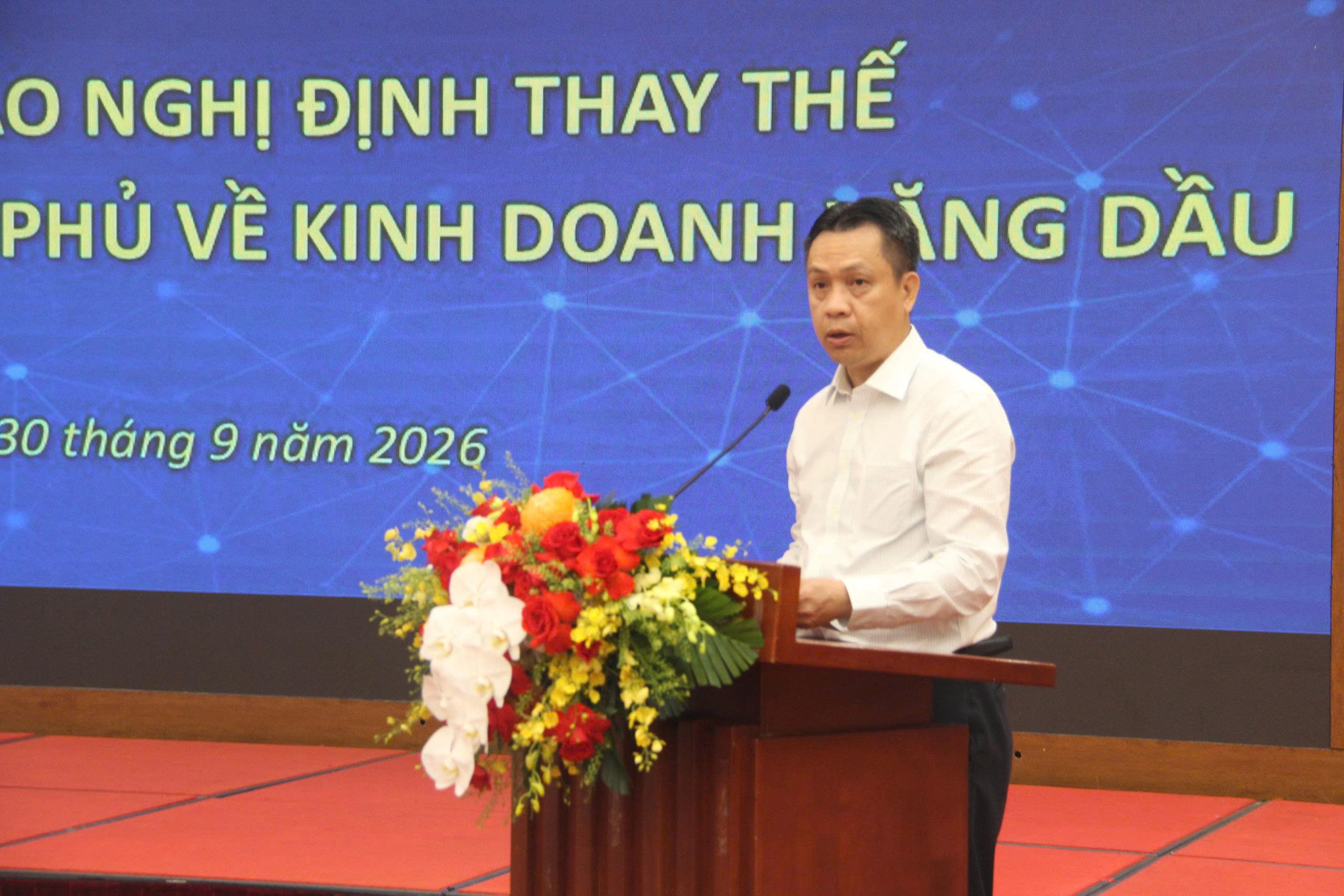 Cục trưởng Trần Hữu Linh: Nếu áp quy định mới, chỉ còn 14-15 thương nhân đầu mối xăng dầu - Ảnh 2.