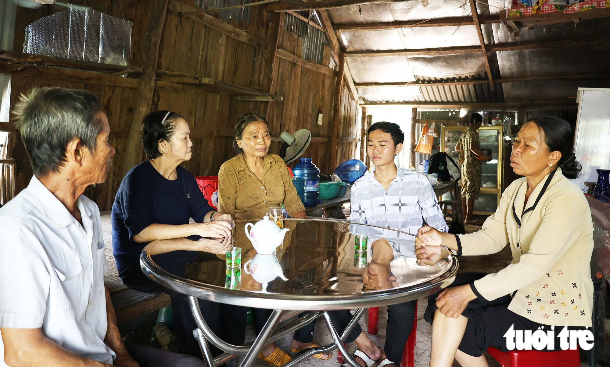 Phan Minh Thuận làm thuê, học bổ túc đoạt giải Hóa, đậu đại học - Ảnh 7.