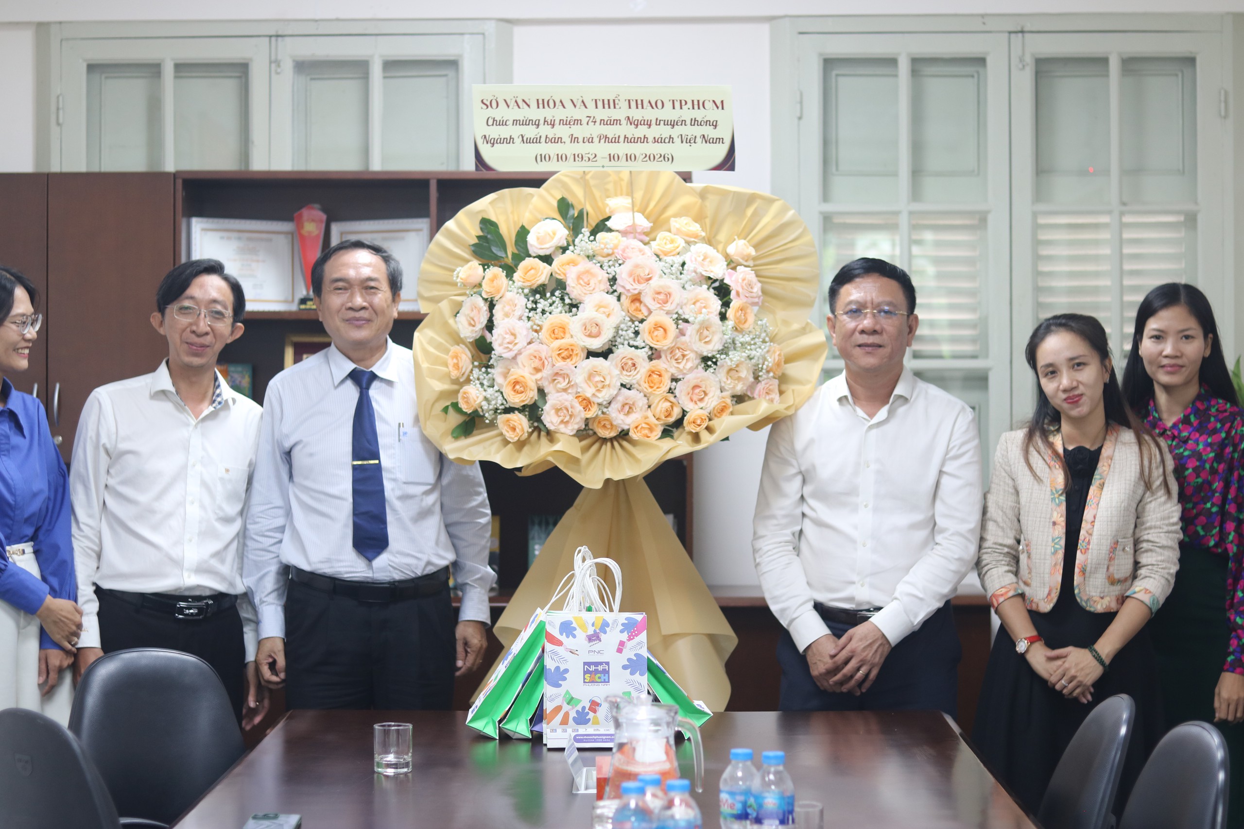Đưa sách Việt ra thế giới, mở rộng không gian đọc cho người dân - Ảnh 5.