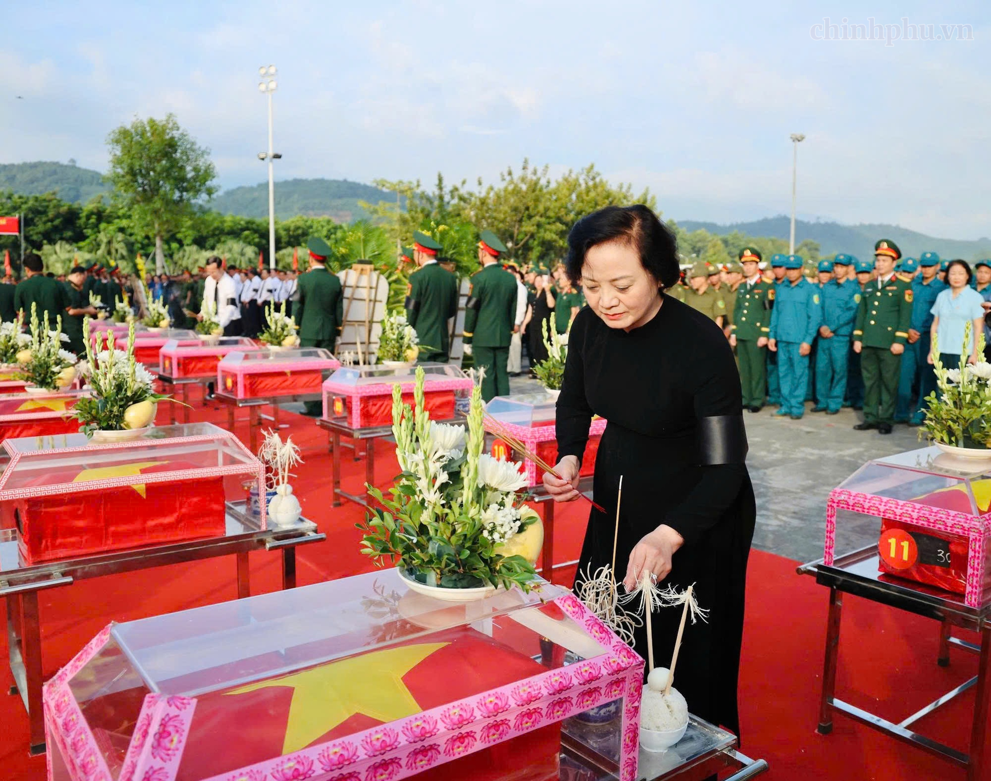 Cha tôi đã được trở về quê nhà, được nằm giữa vòng tay yêu thương của gia đình, quê hương - Ảnh 2.