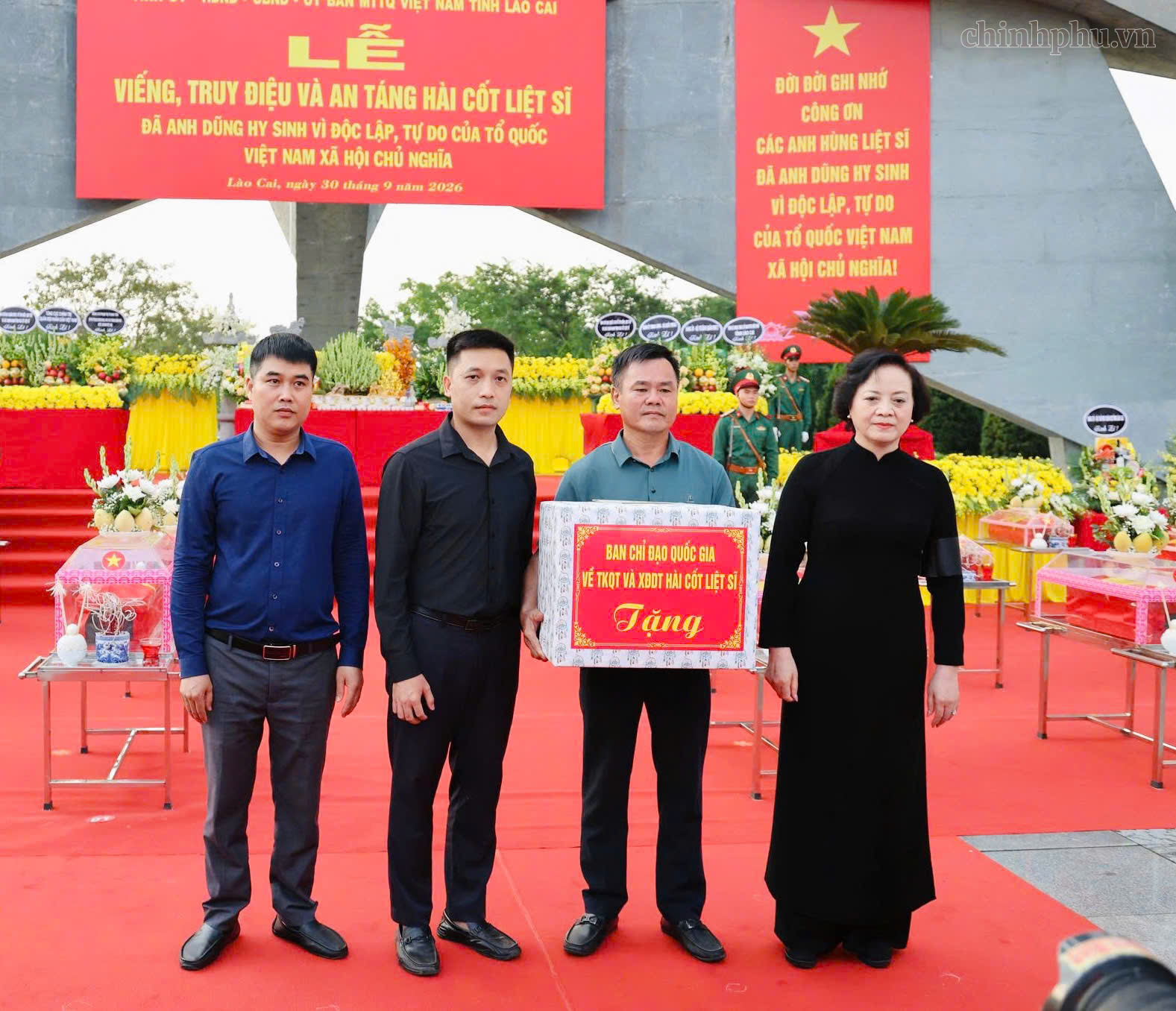 Cha tôi đã được trở về quê nhà, được nằm giữa vòng tay yêu thương của gia đình, quê hương - Ảnh 7.
