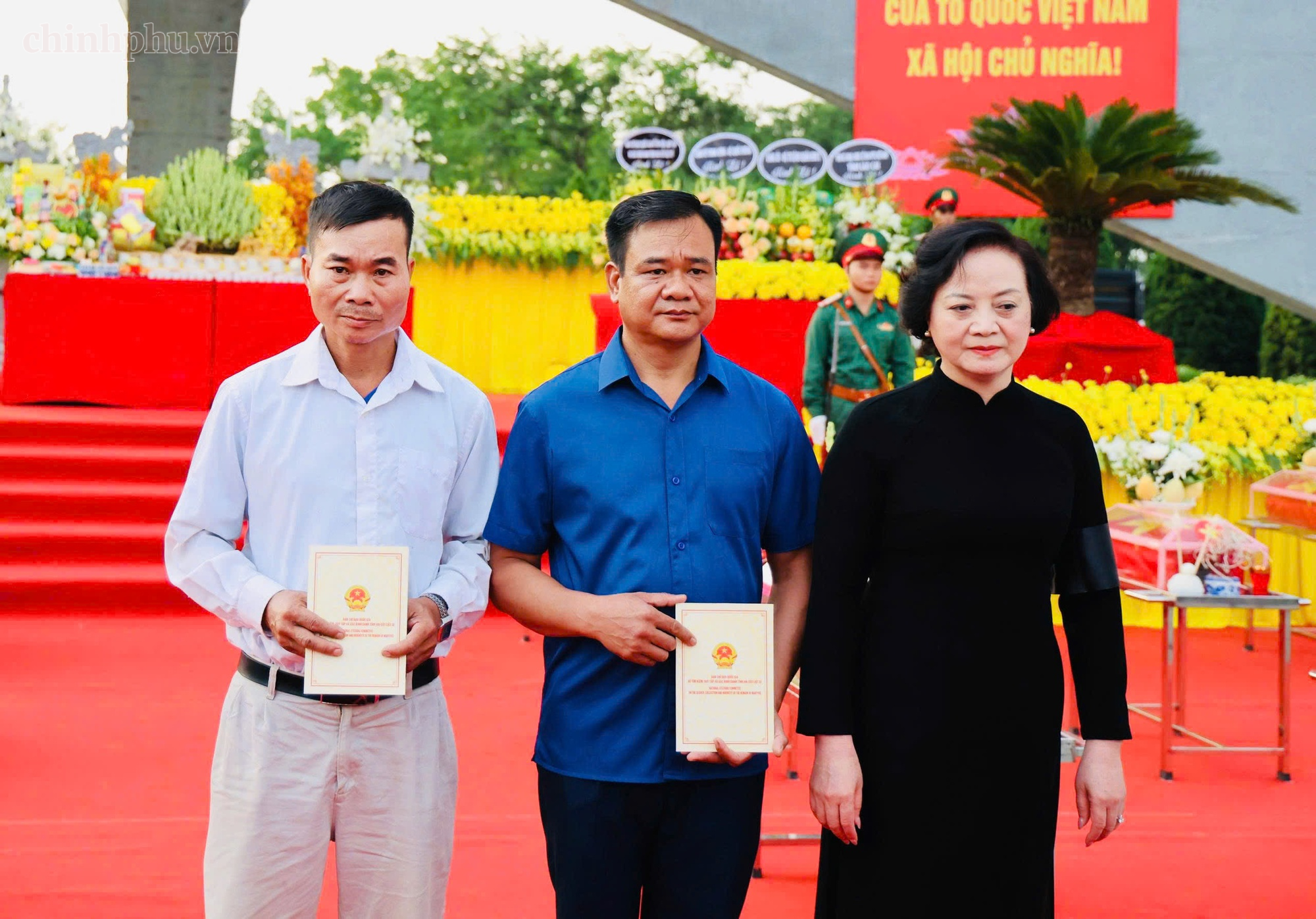 Cha tôi đã được trở về quê nhà, được nằm giữa vòng tay yêu thương của gia đình, quê hương - Ảnh 6.