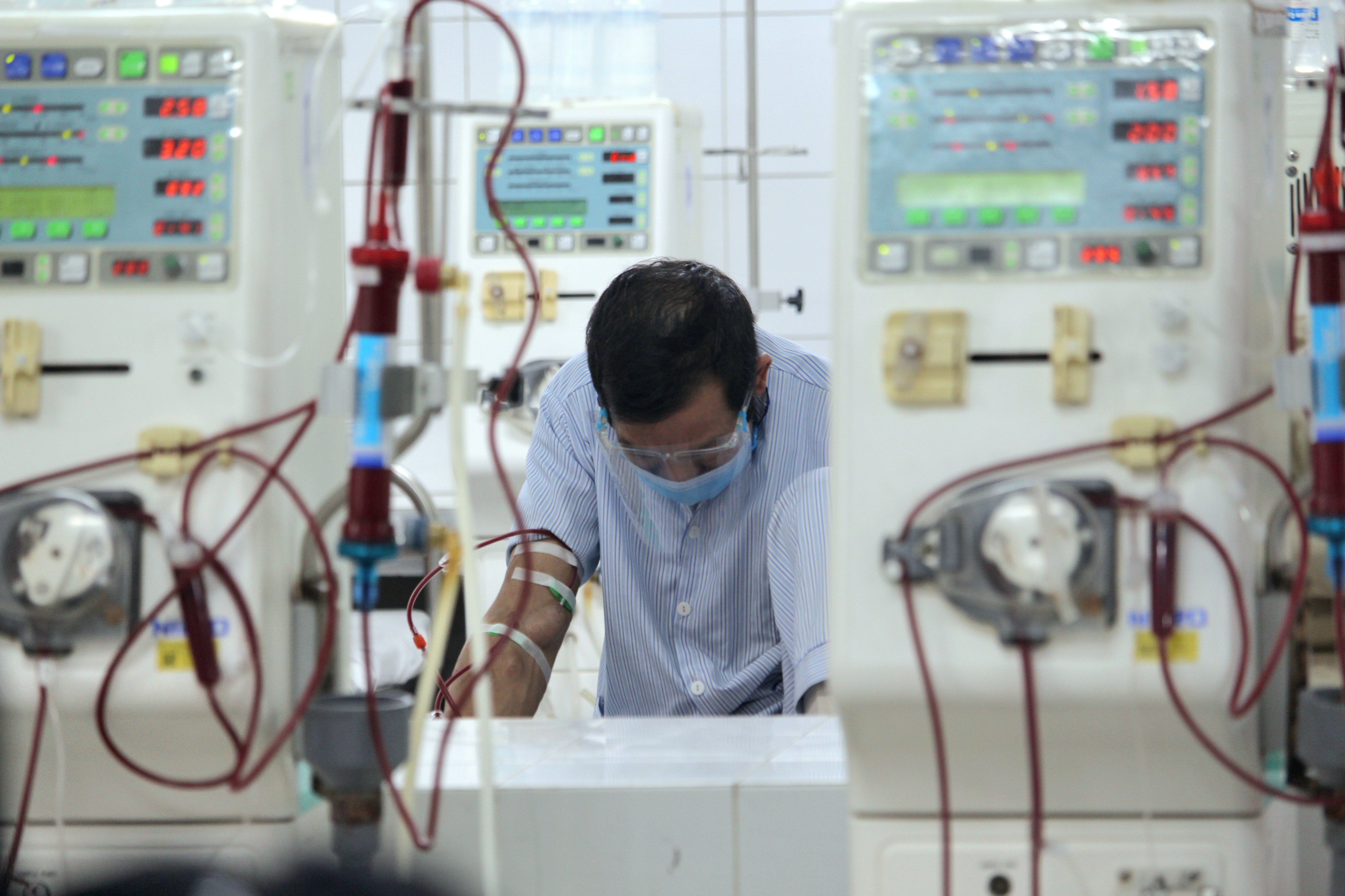 Đề xuất thêm nguồn hỗ trợ chi phí cho người mắc bệnh hiểm nghèo, ung thư, suy thận - Ảnh 2.